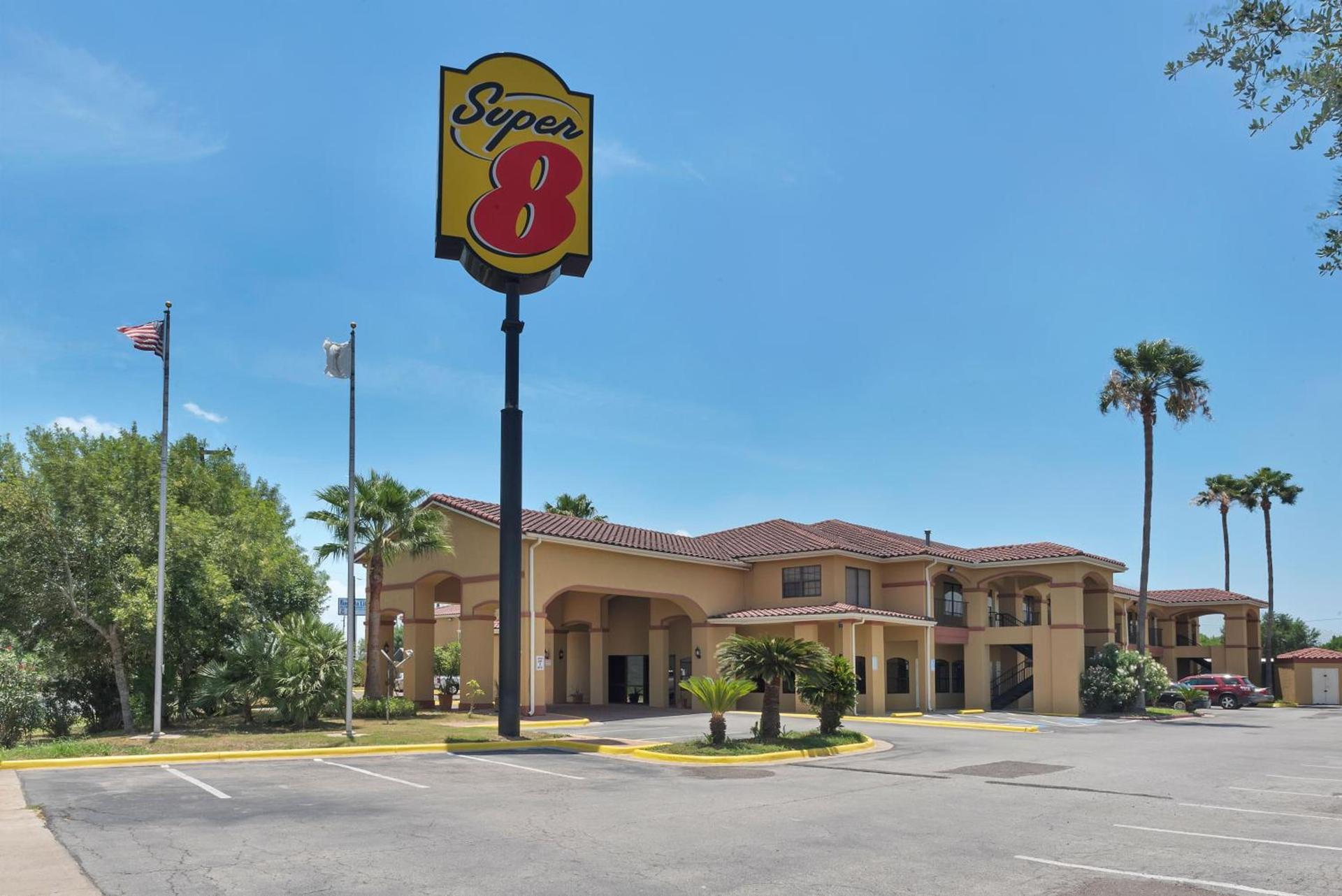 Super 8 by Wyndham Weslaco photo 39