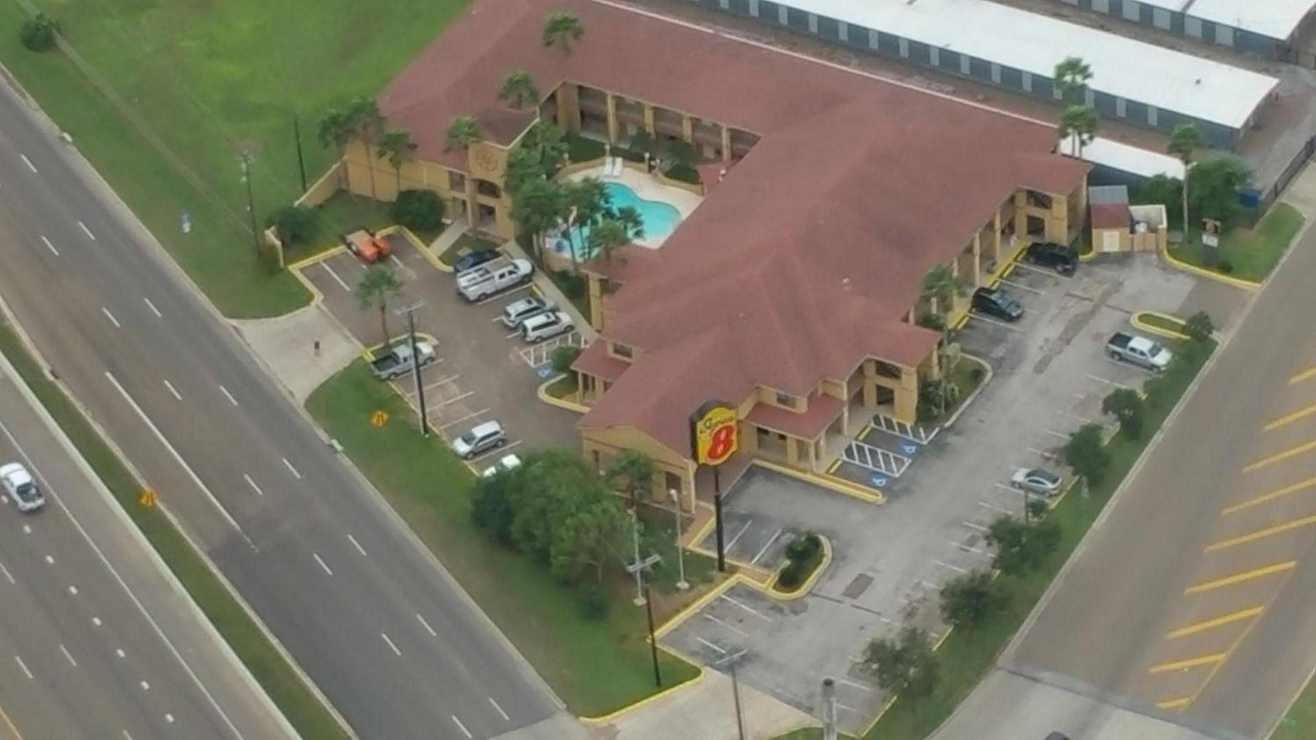 Super 8 by Wyndham Weslaco photo 6