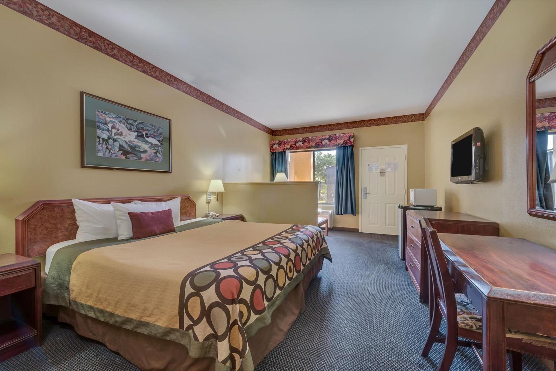 Super 8 by Wyndham Weslaco photo 24