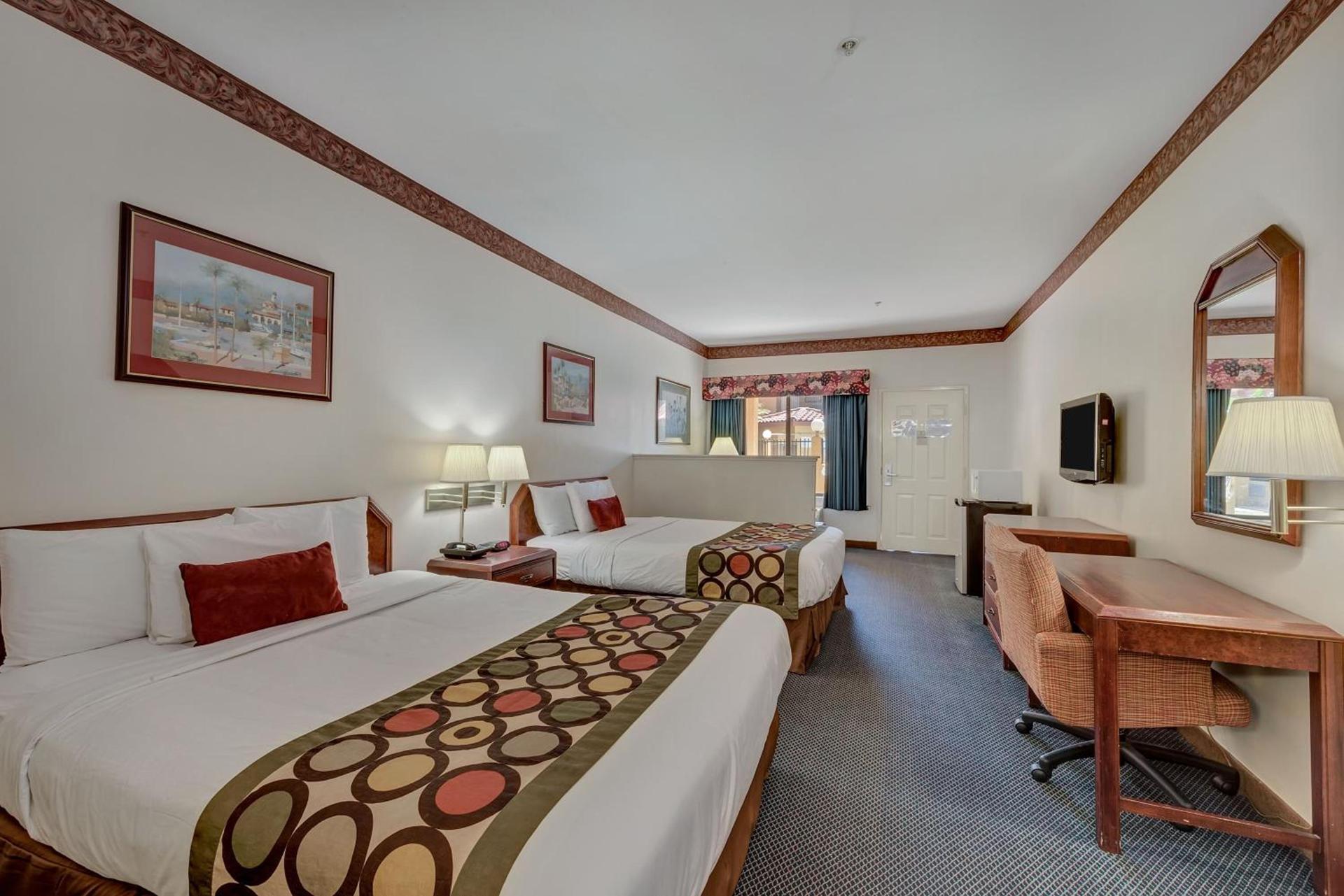Super 8 by Wyndham Weslaco photo 20