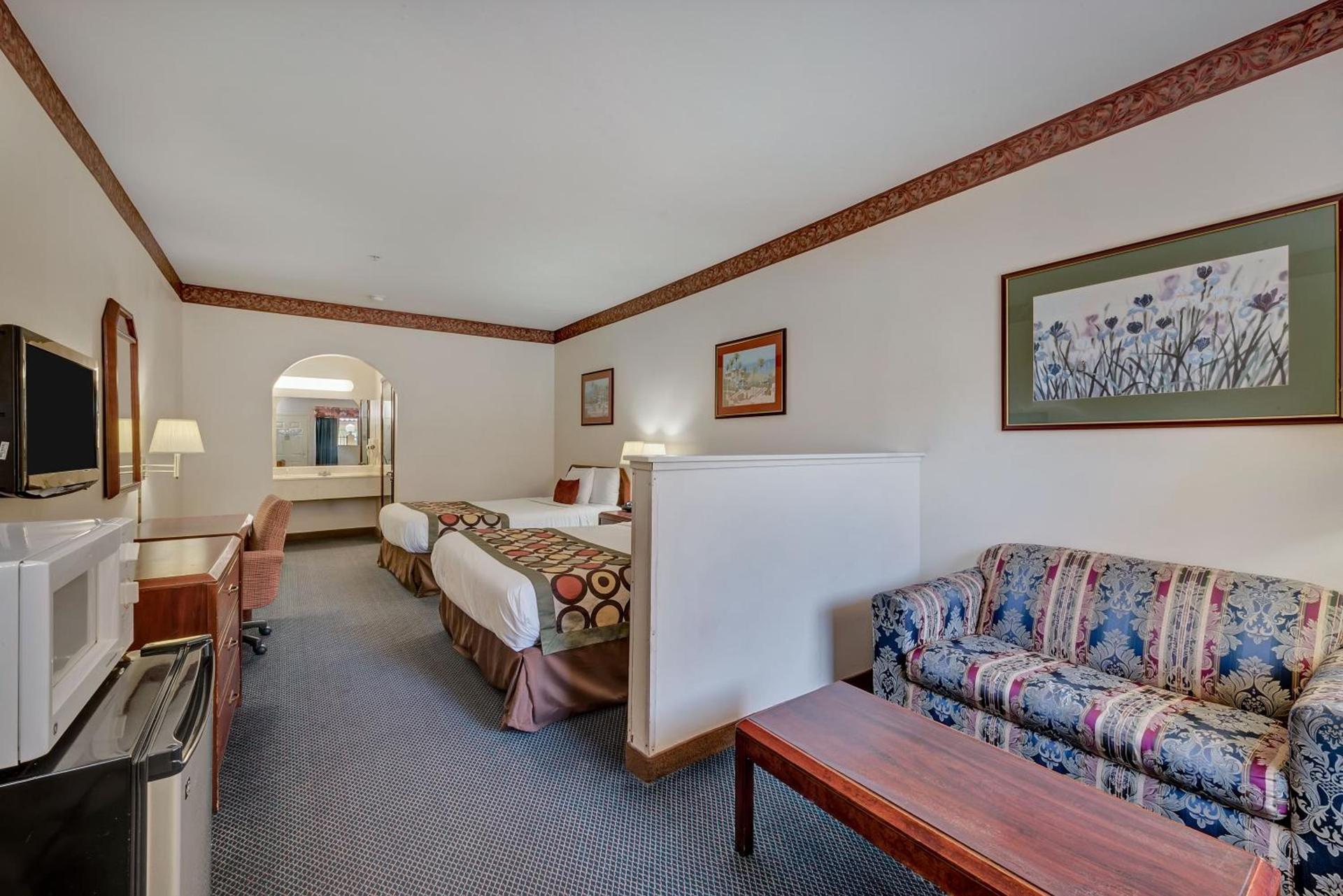 Super 8 by Wyndham Weslaco photo 25