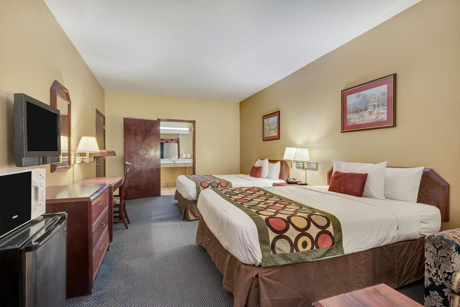 Super 8 by Wyndham Weslaco photo 26