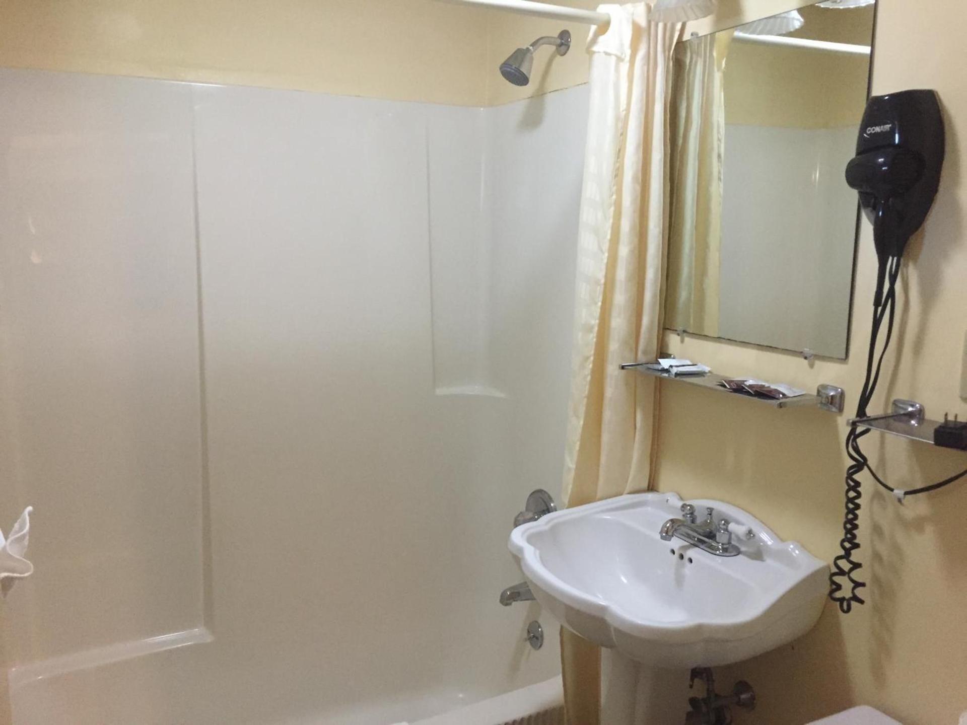 Briarcliff Motel photo 28