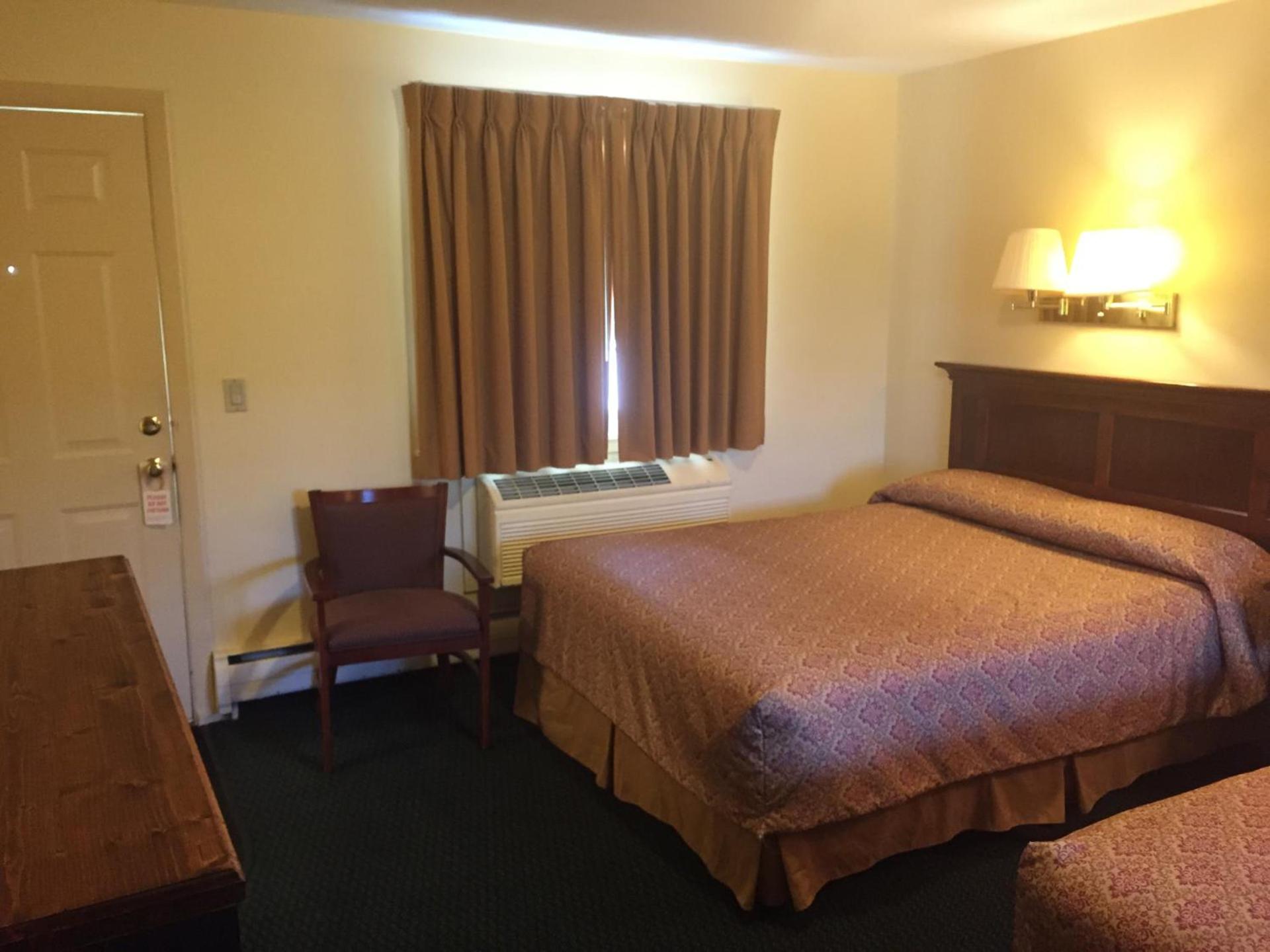 Briarcliff Motel photo 34