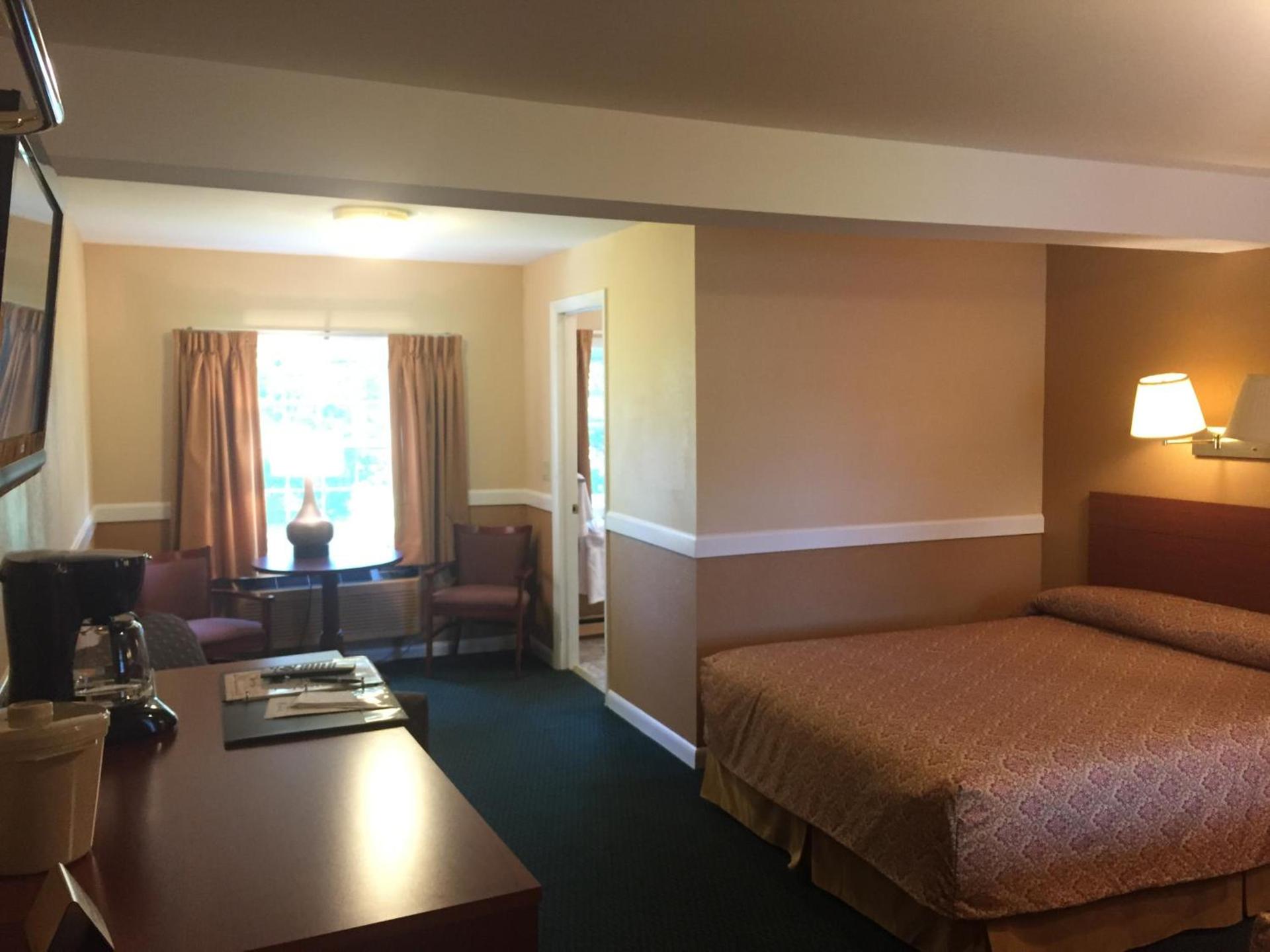 Briarcliff Motel photo 31