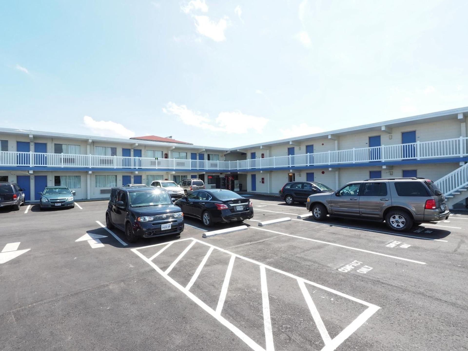 Seashire Inn & Suites photo 2