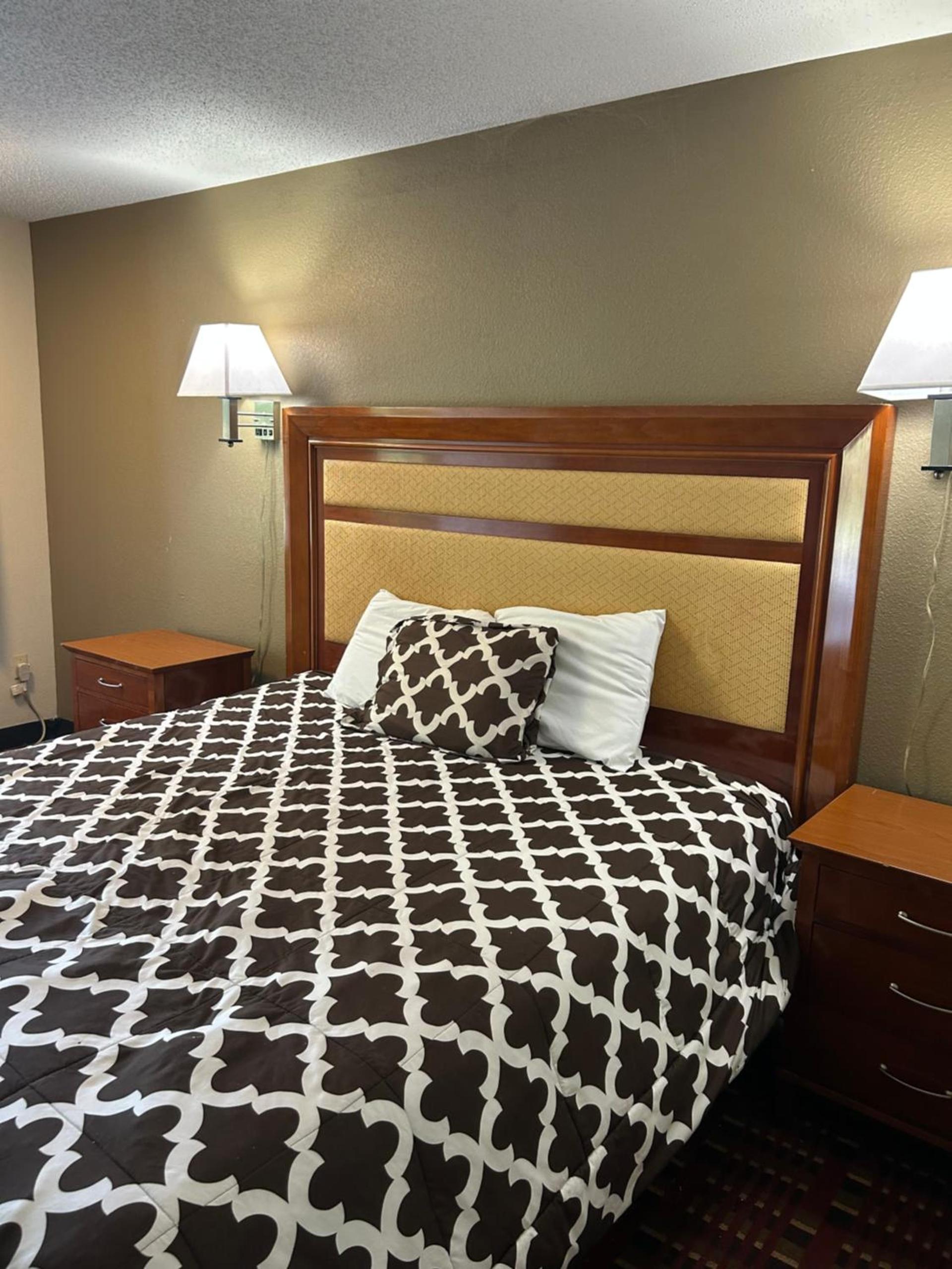peach tree inn photo 9