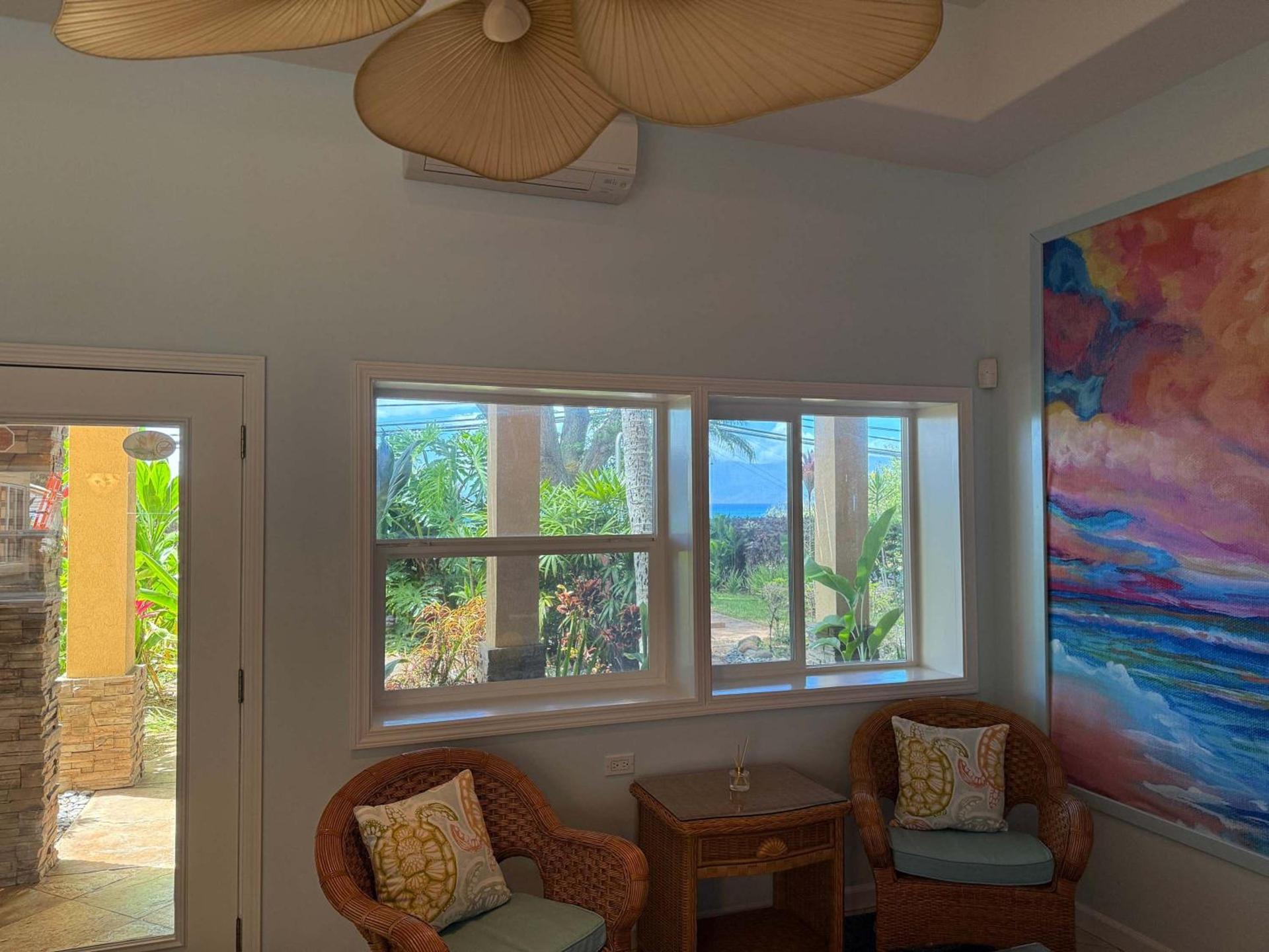 Beachfront B&B w Free Breakfast, AC & Sunset View photo 7