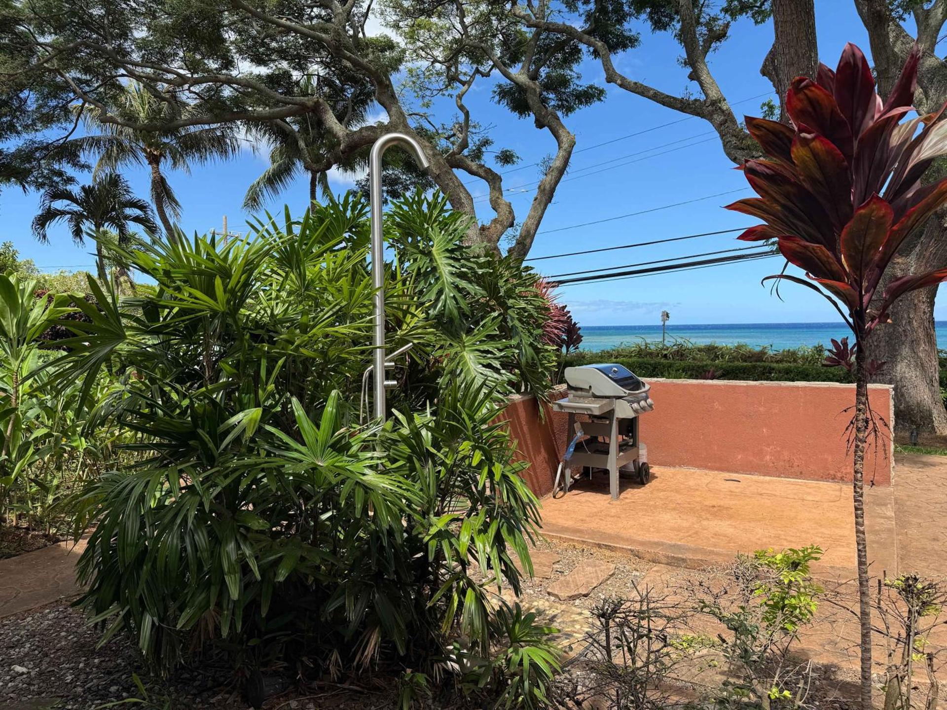 Beachfront B&B w Free Breakfast, AC & Sunset View photo 11