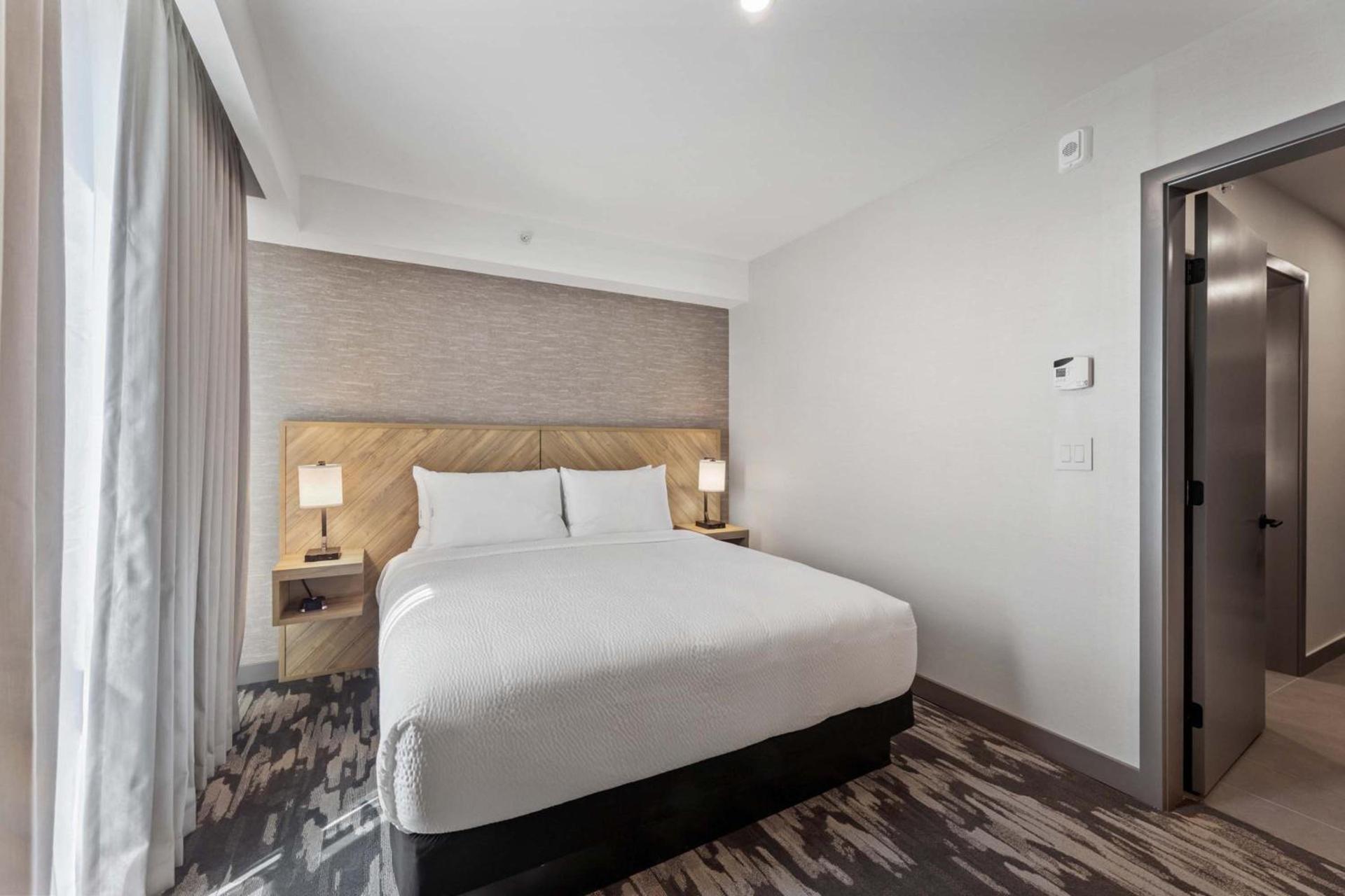 Sandman Signature Dallas Las Colinas Hotel & Suites photo 35