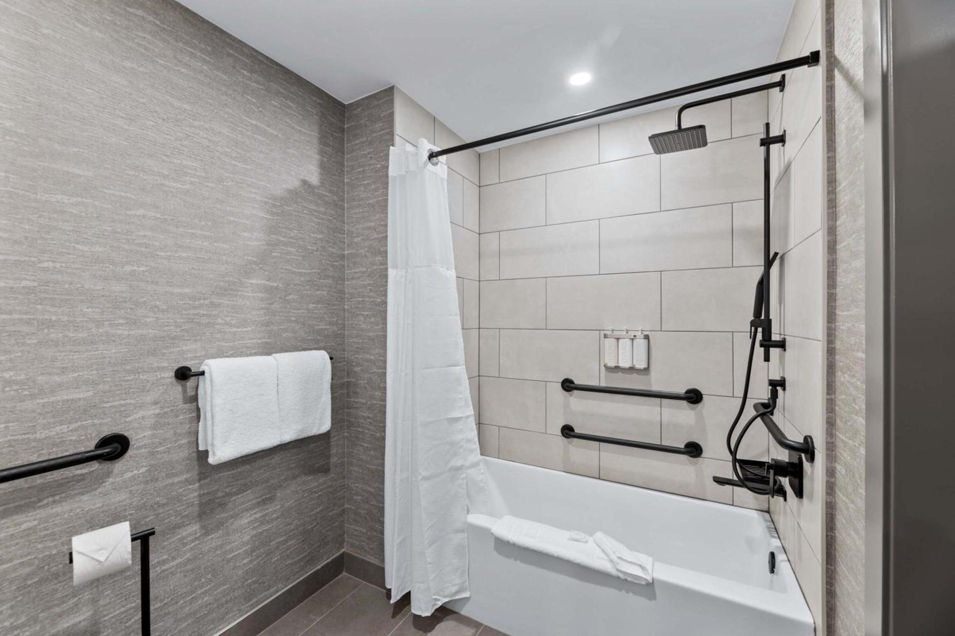Sandman Signature Dallas Las Colinas Hotel & Suites photo 58