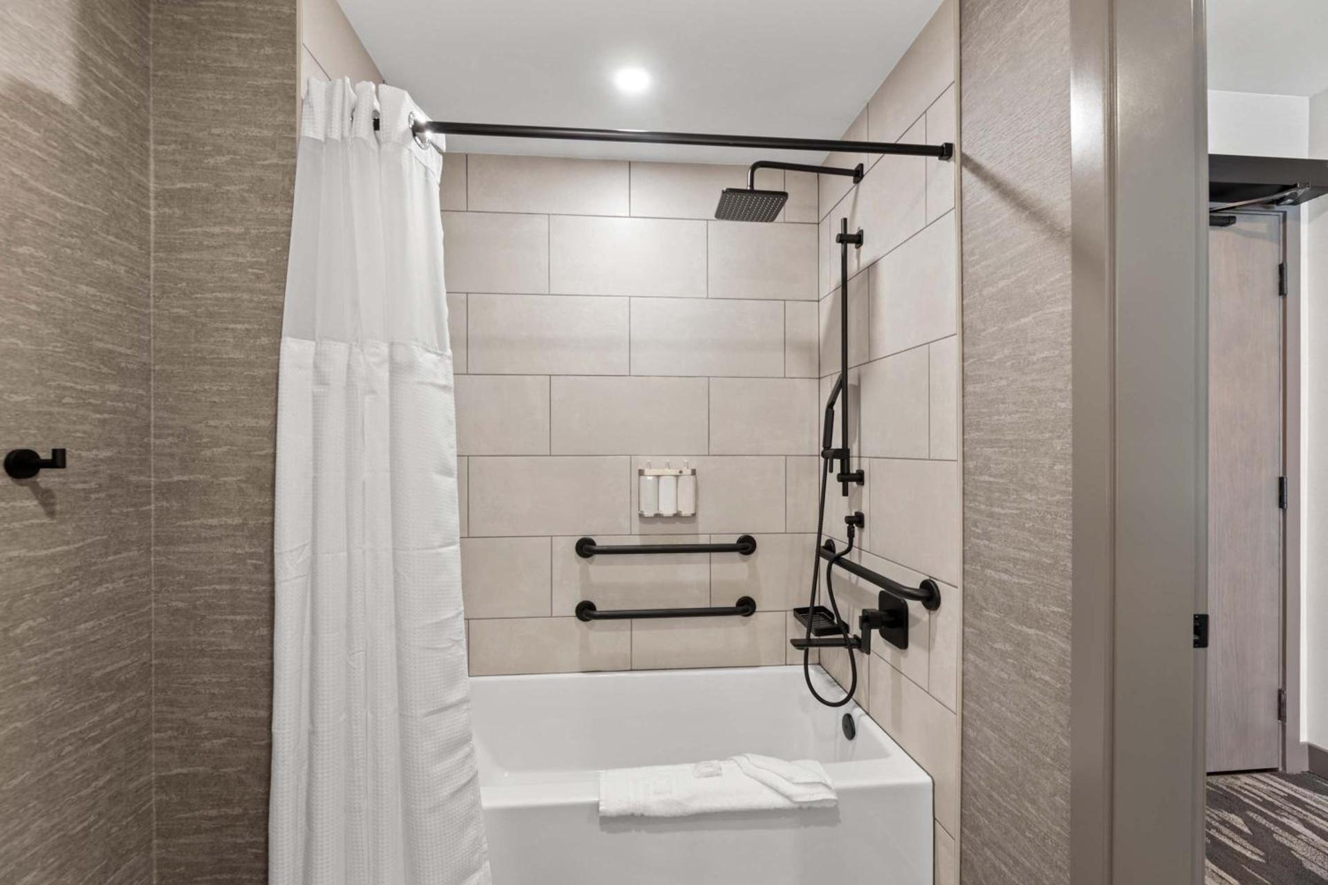Sandman Signature Dallas Las Colinas Hotel & Suites photo 64