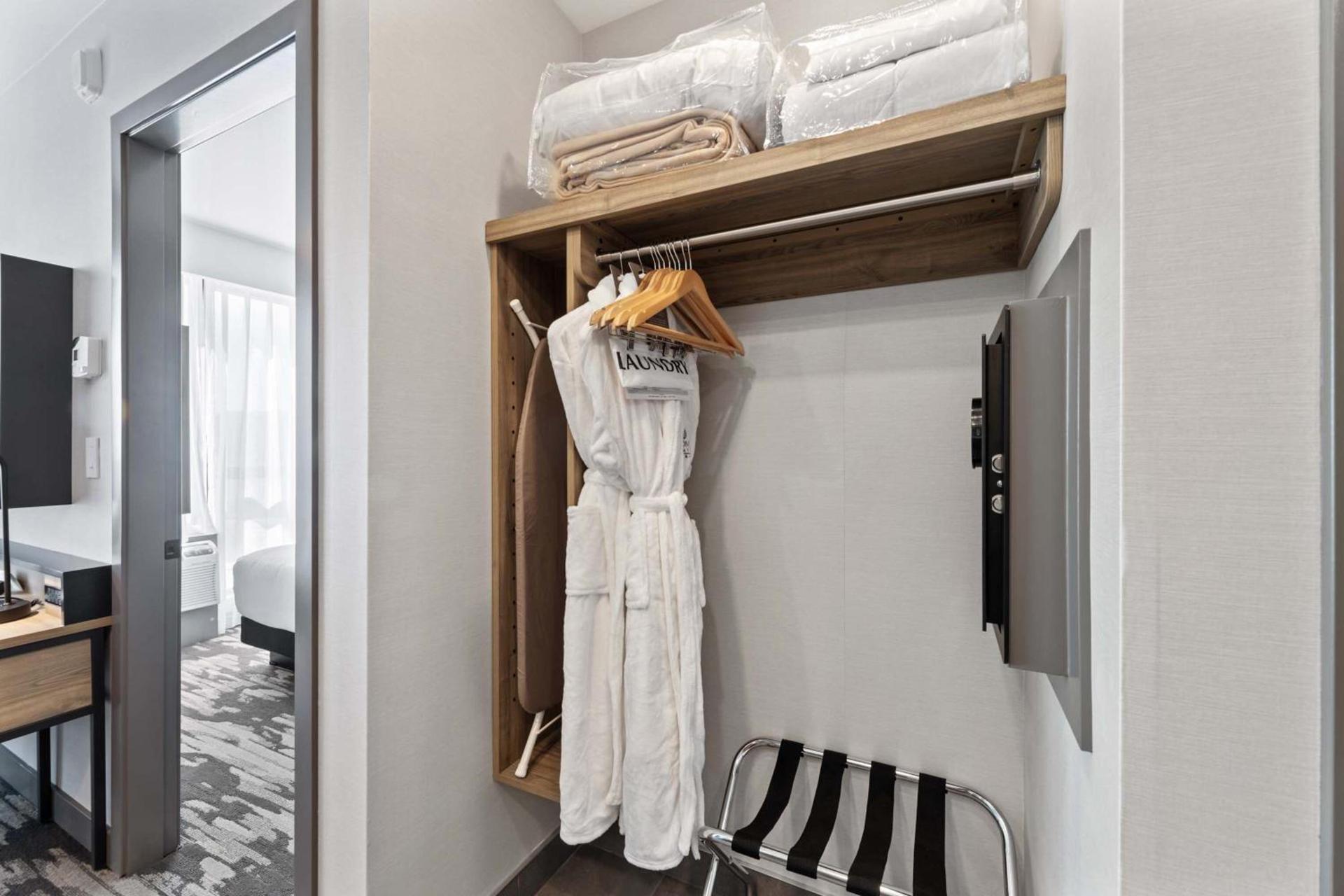 Sandman Signature Dallas Las Colinas Hotel & Suites photo 48