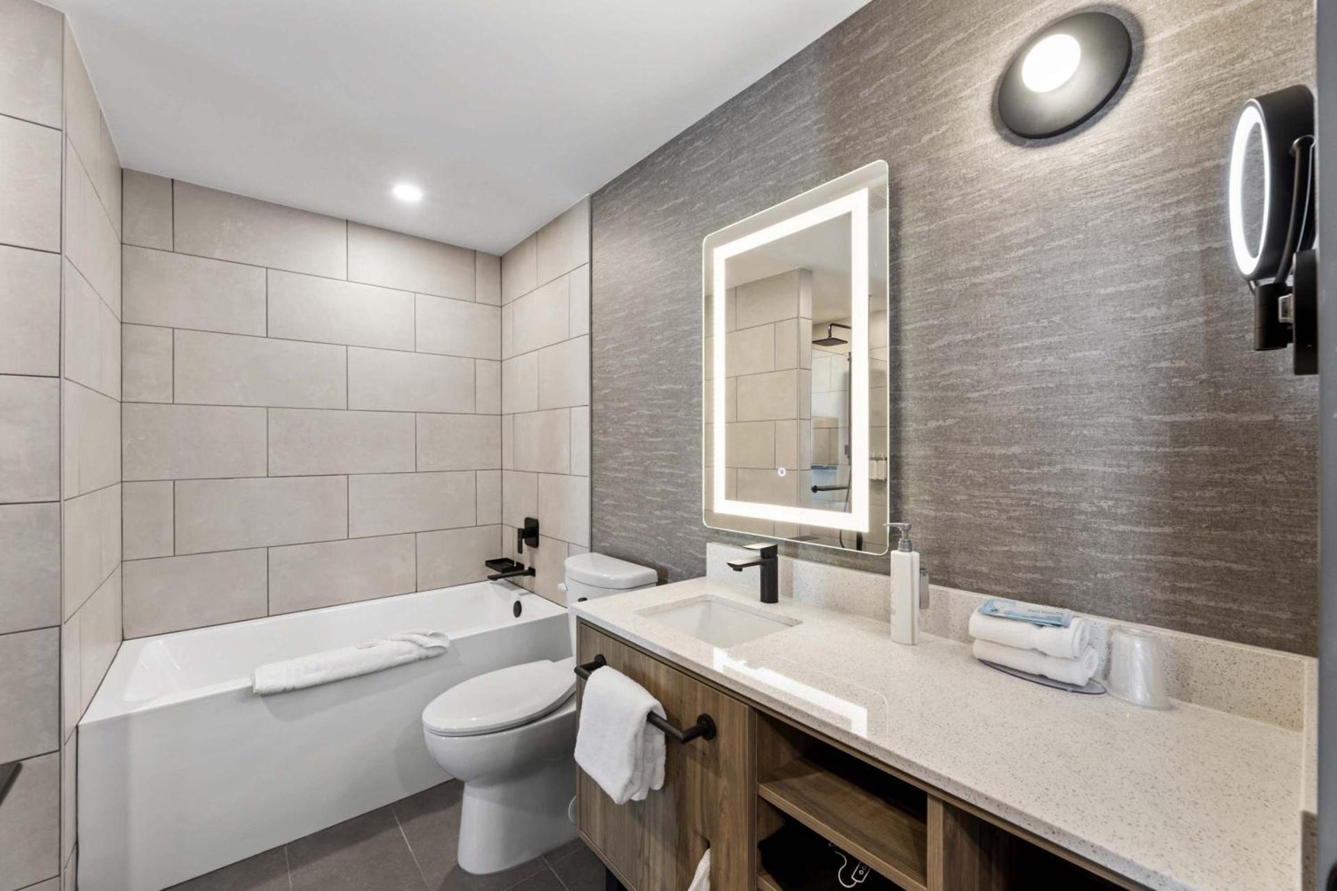 Sandman Signature Dallas Las Colinas Hotel & Suites photo 51