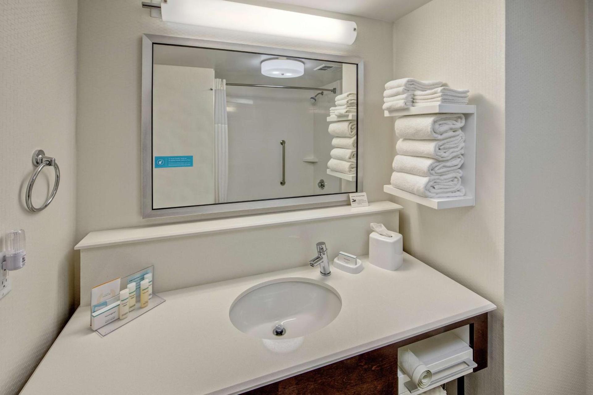 Hampton Inn Corinth photo 14