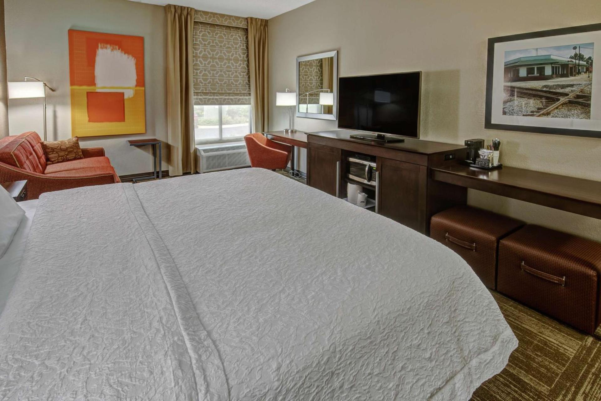 Hampton Inn Corinth photo 11