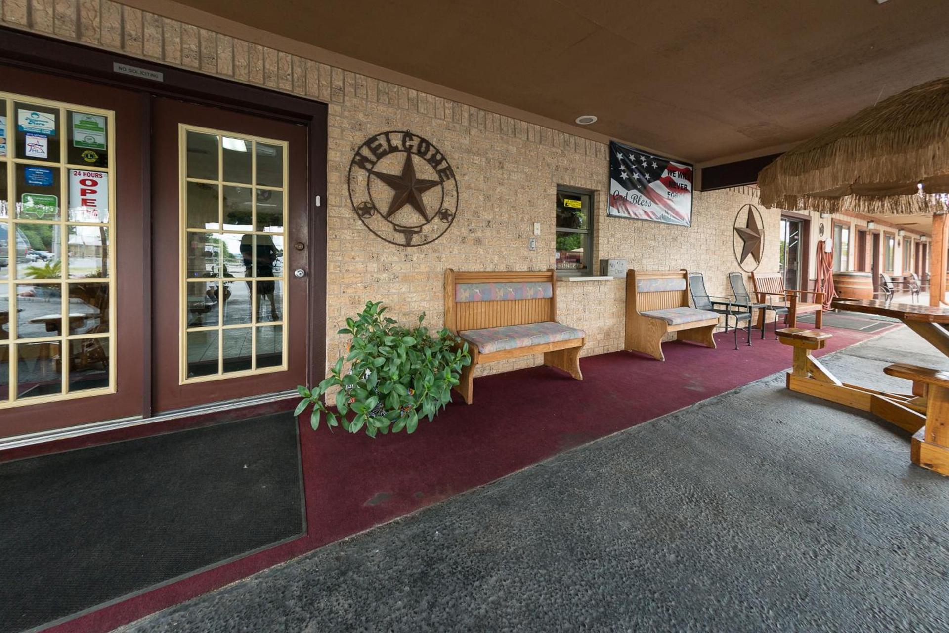 Americas Best Value Inn - Legend's Inn photo 76