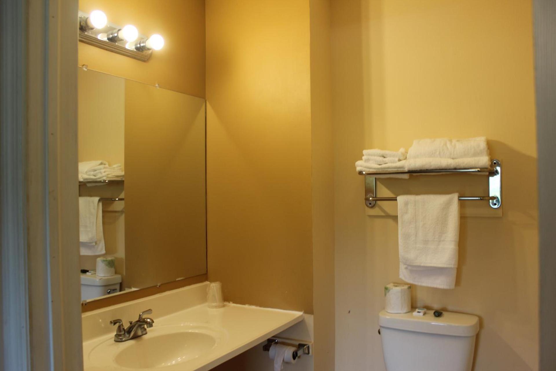 Berkshire Travel Lodge photo 18