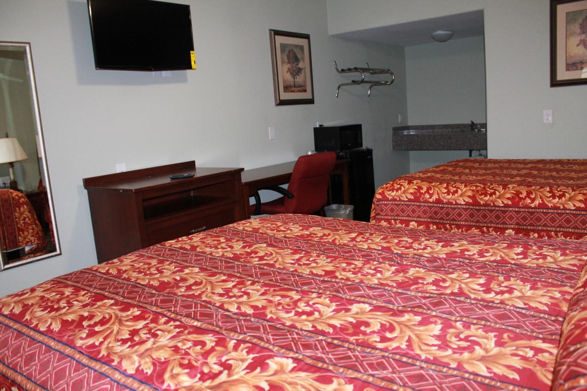 American Inn & Suites photo 22