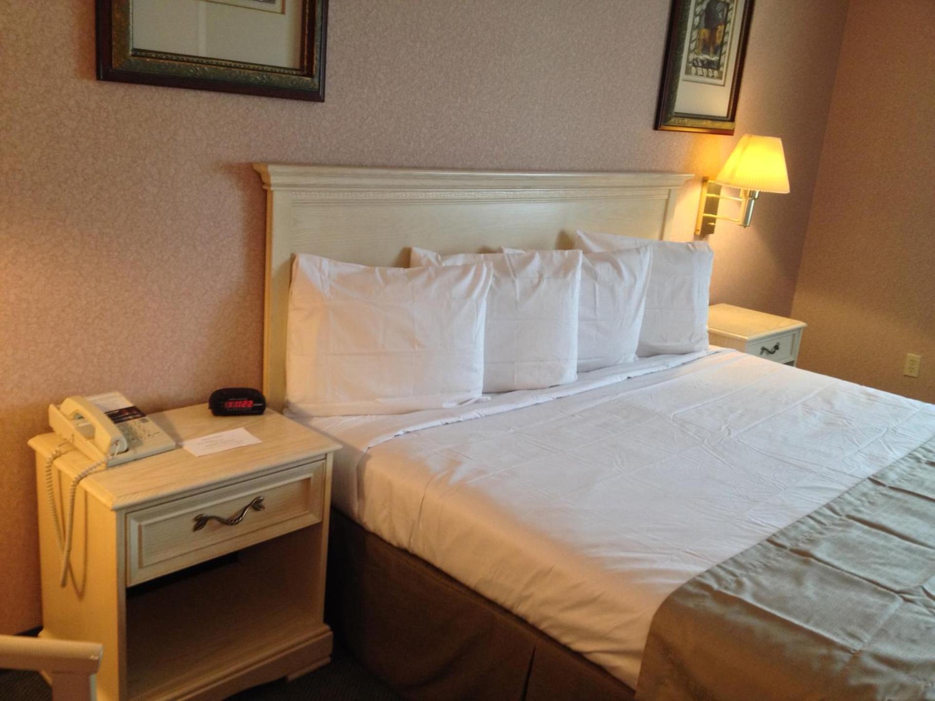 Parkside Inn Bridgeview photo 28