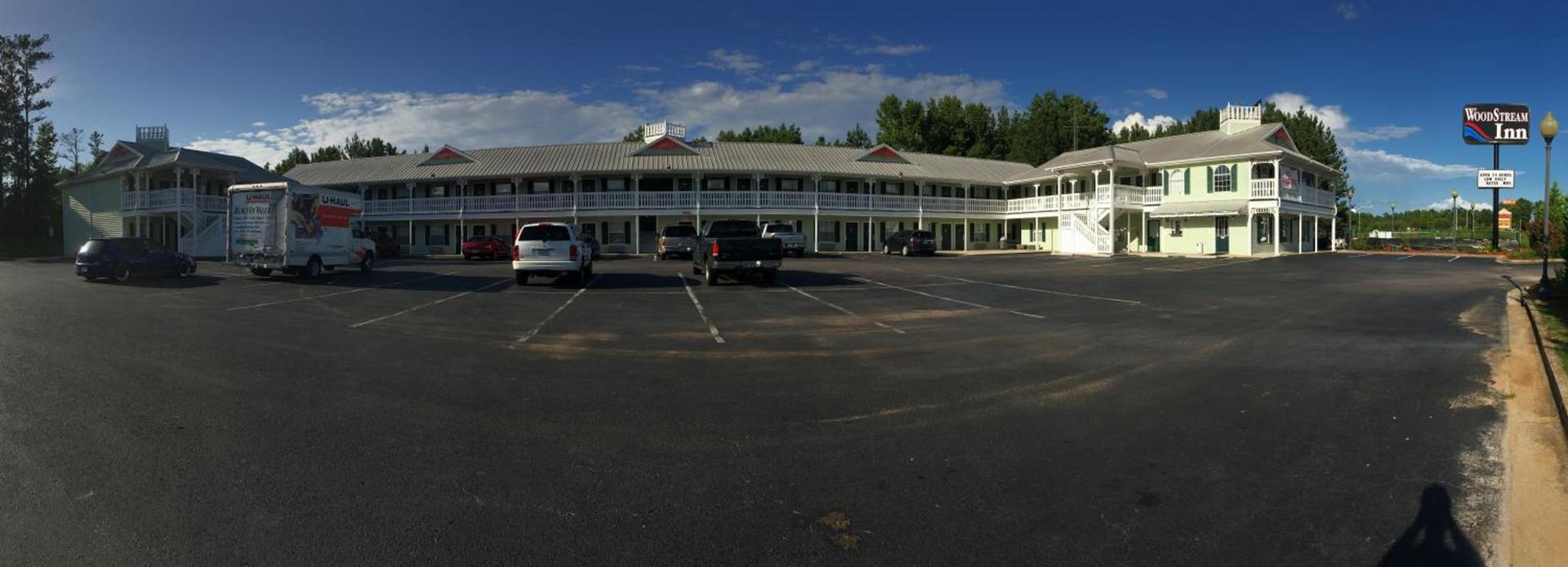 Woodstream Inn photo 2