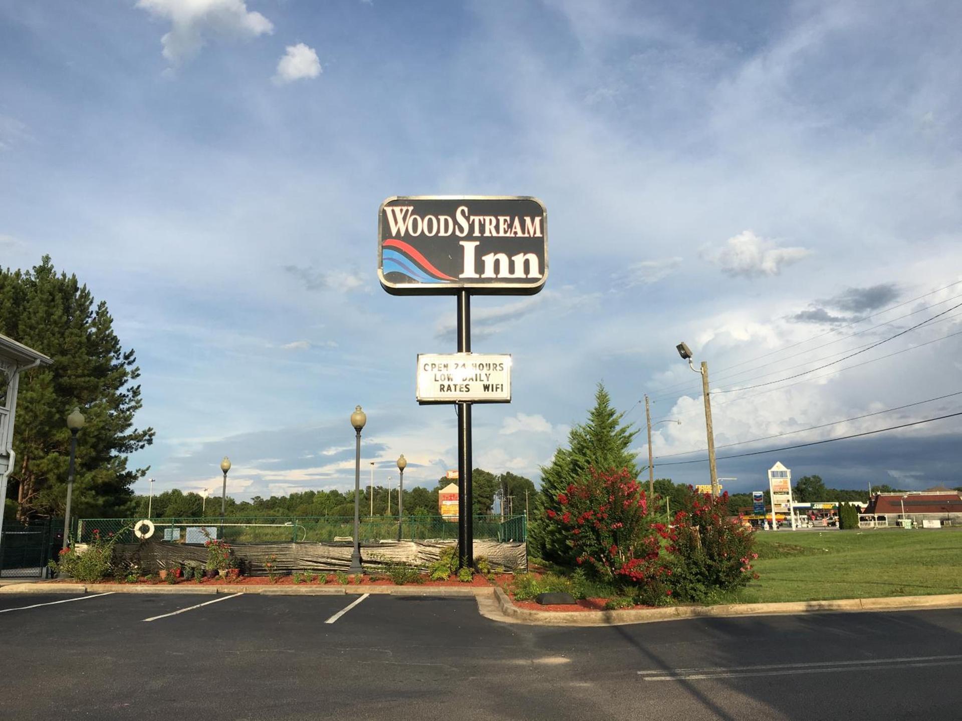 Woodstream Inn photo 1