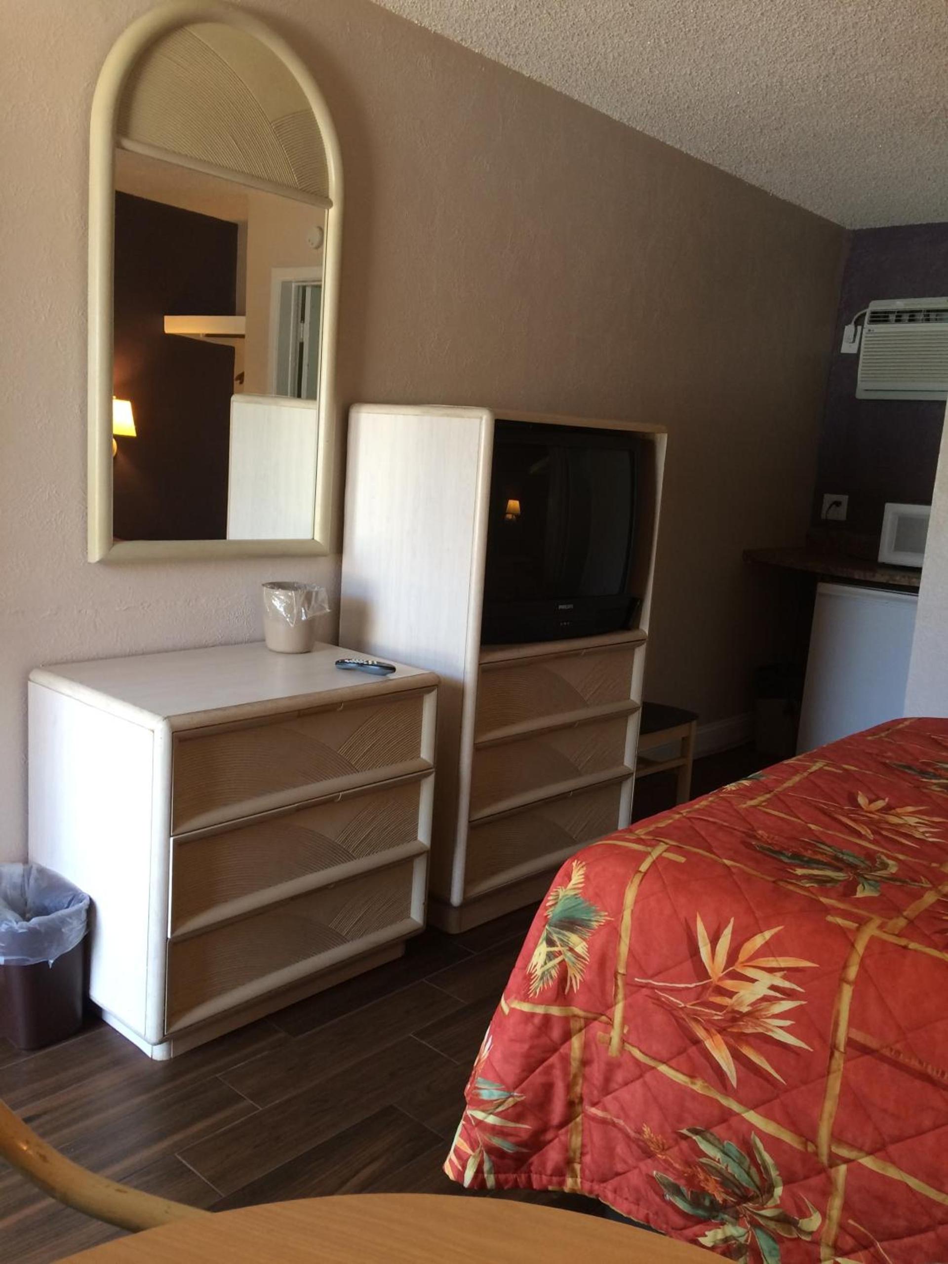 Royal Court Motel photo 25