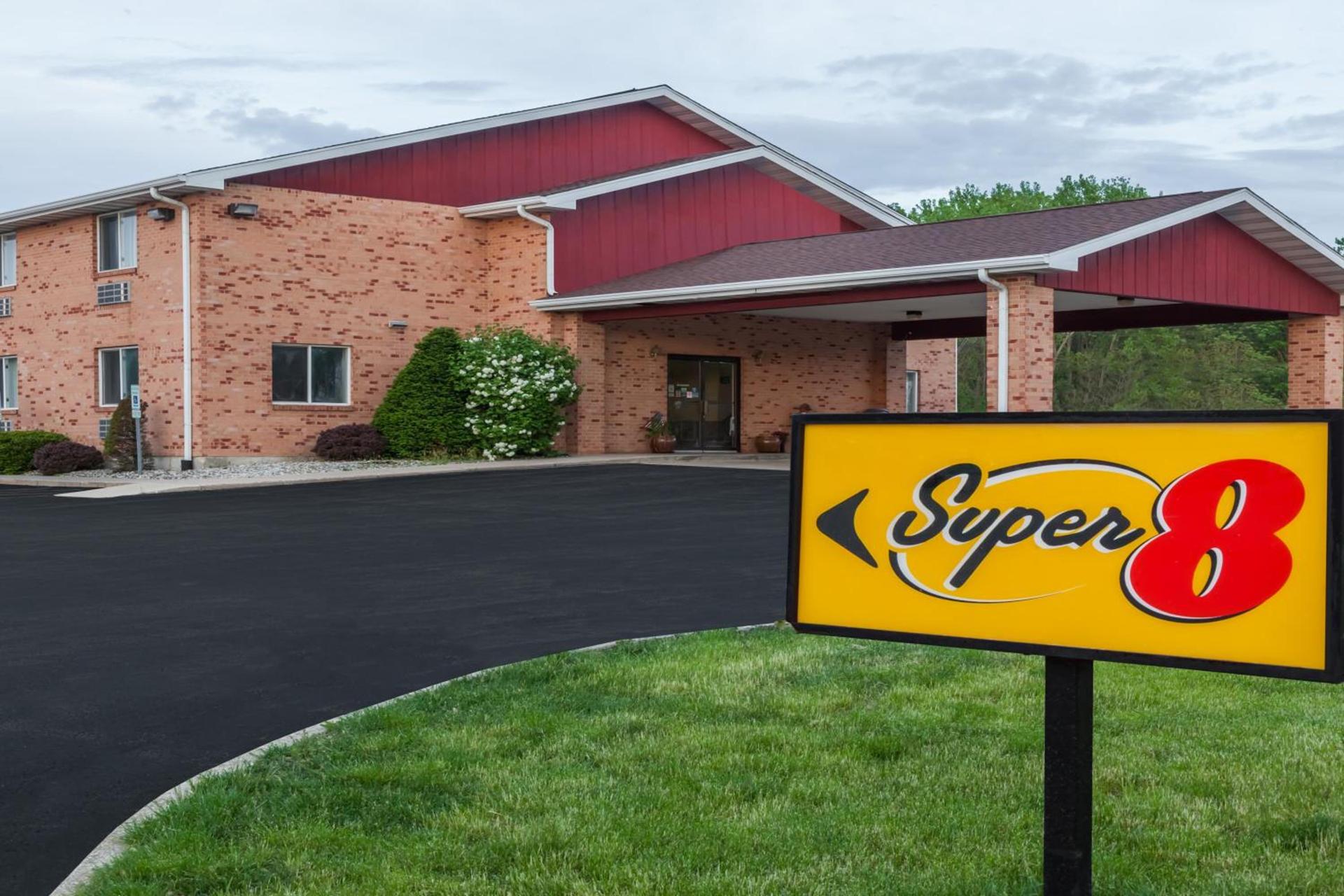 Super 8 by Wyndham Watseka photo 43