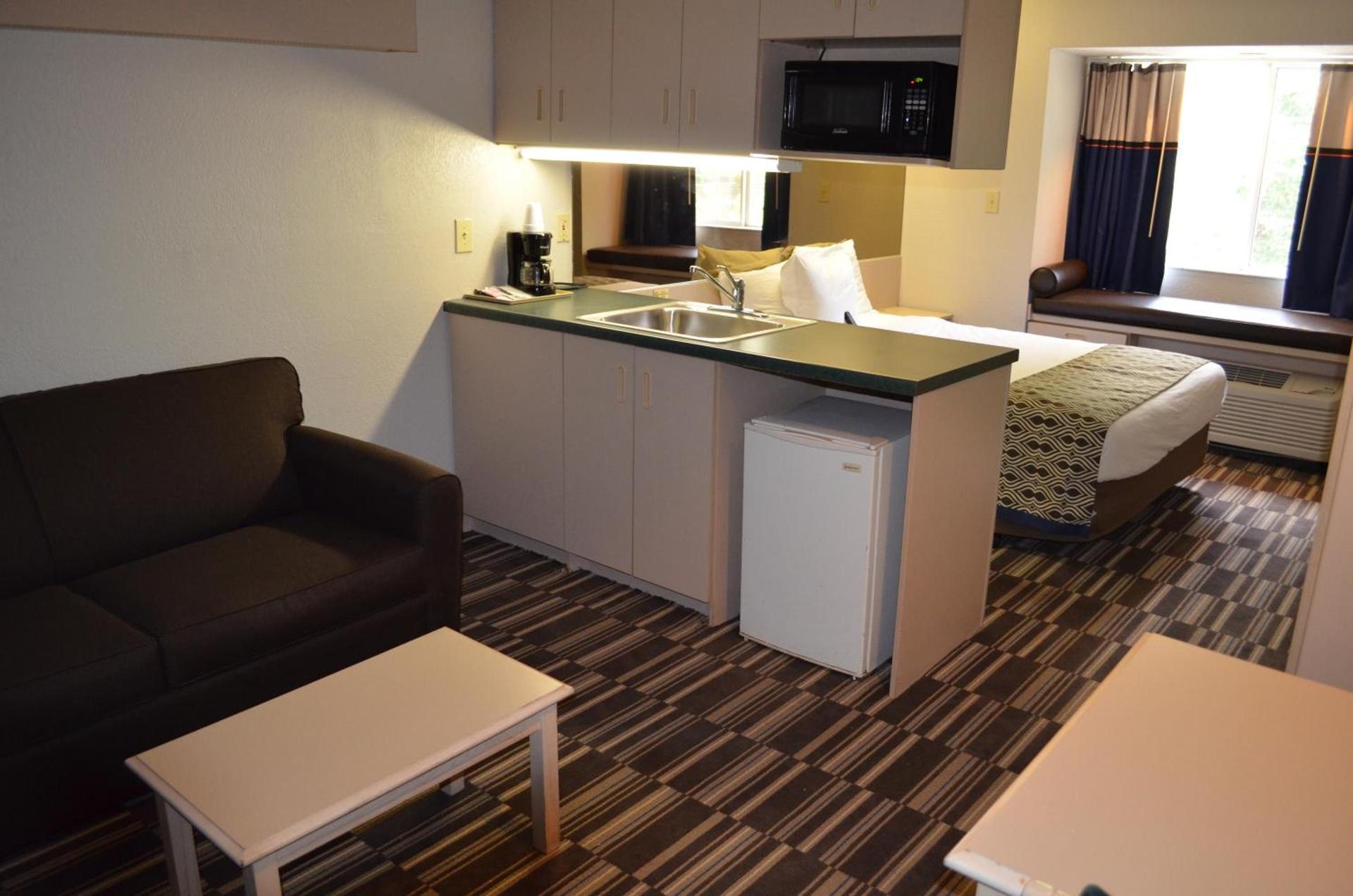 Stay Express inn and Suites Atlanta Union City photo 12