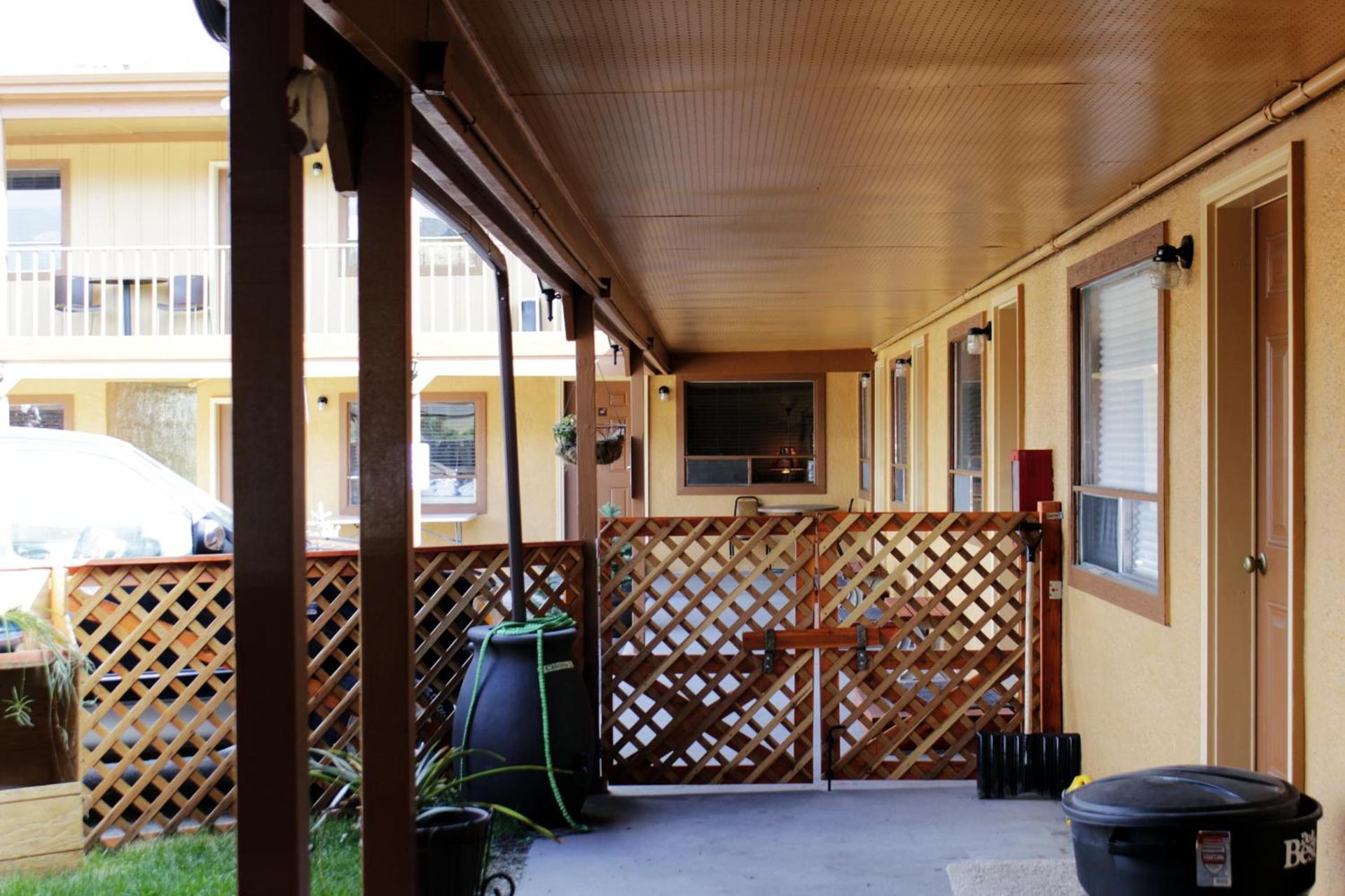 Country Motor Inn photo 69