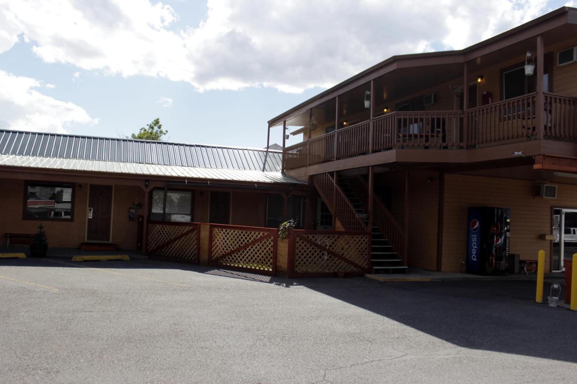 Country Motor Inn photo 66