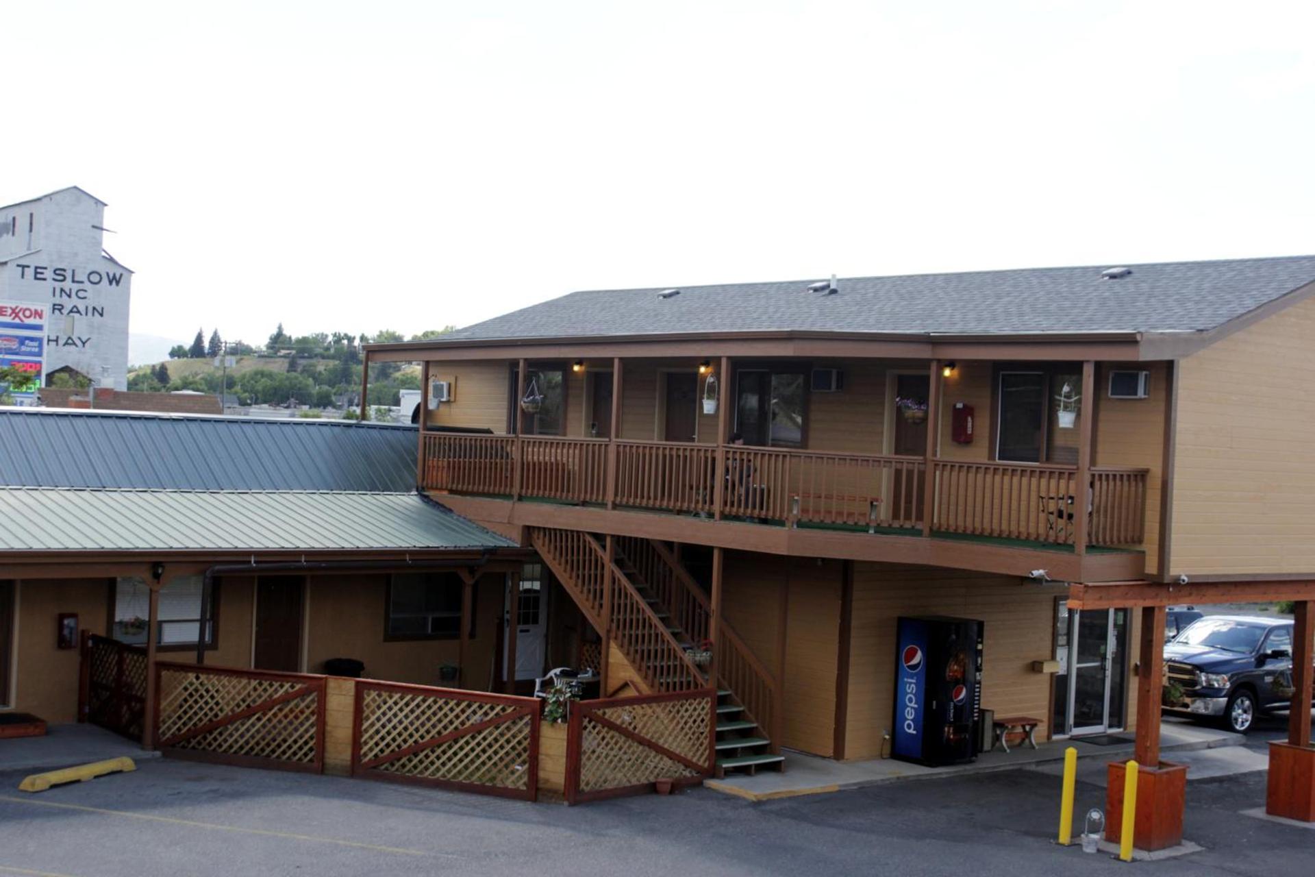 Country Motor Inn photo 65