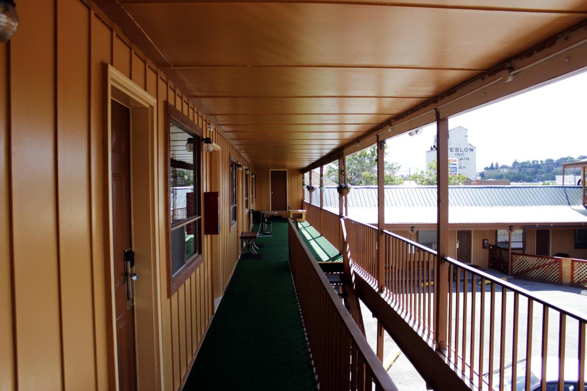 Country Motor Inn photo 68