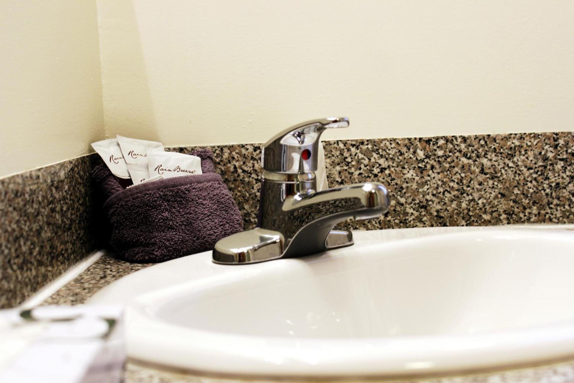 Country Motor Inn photo 80