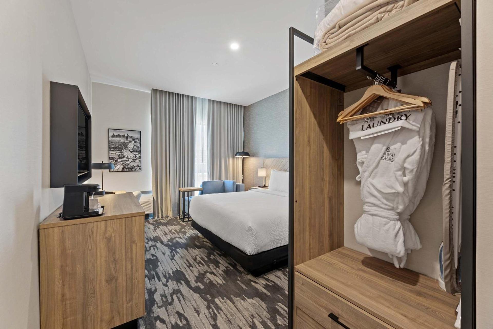Sandman Signature Dallas Las Colinas Hotel & Suites photo 7
