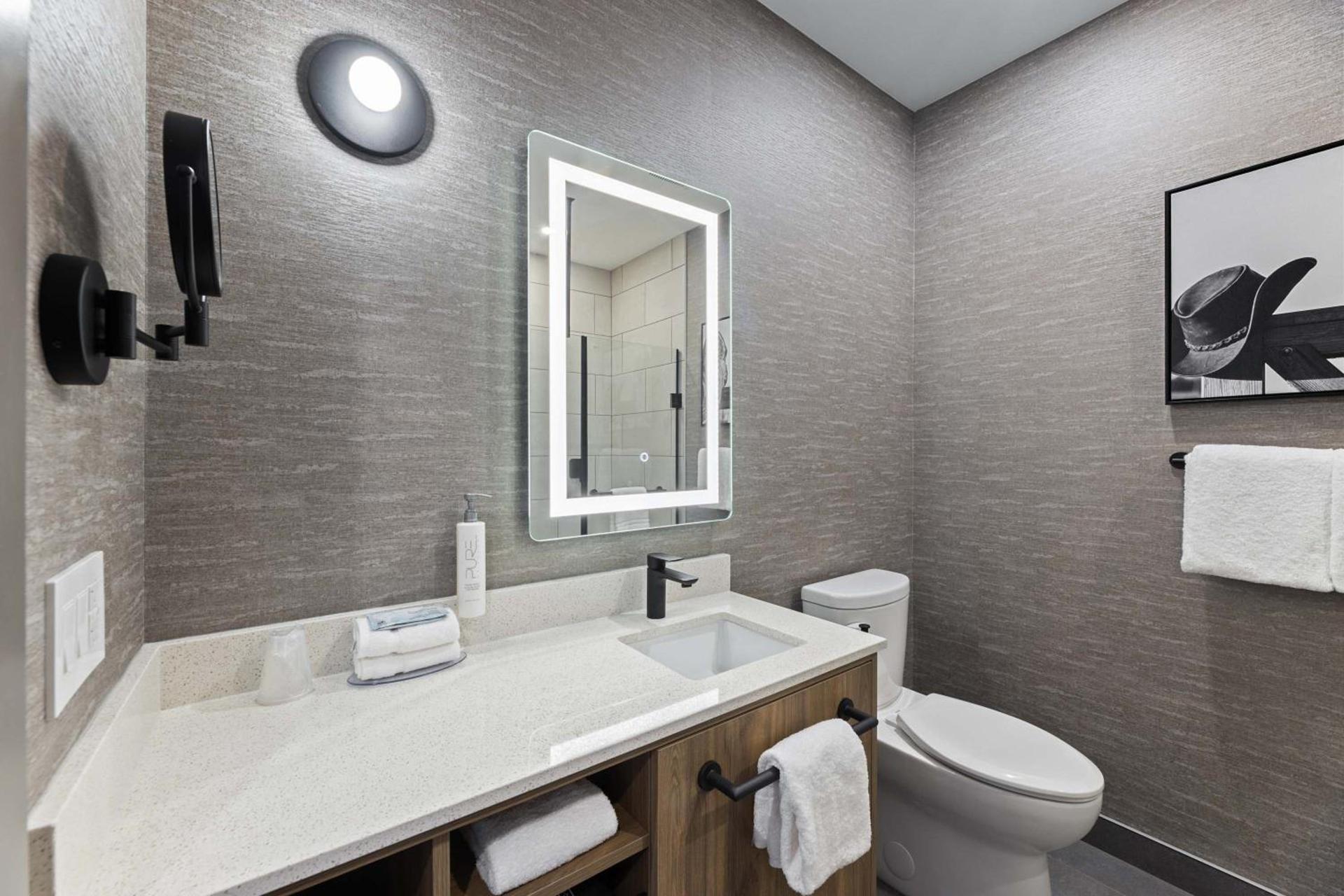 Sandman Signature Dallas Las Colinas Hotel & Suites photo 24