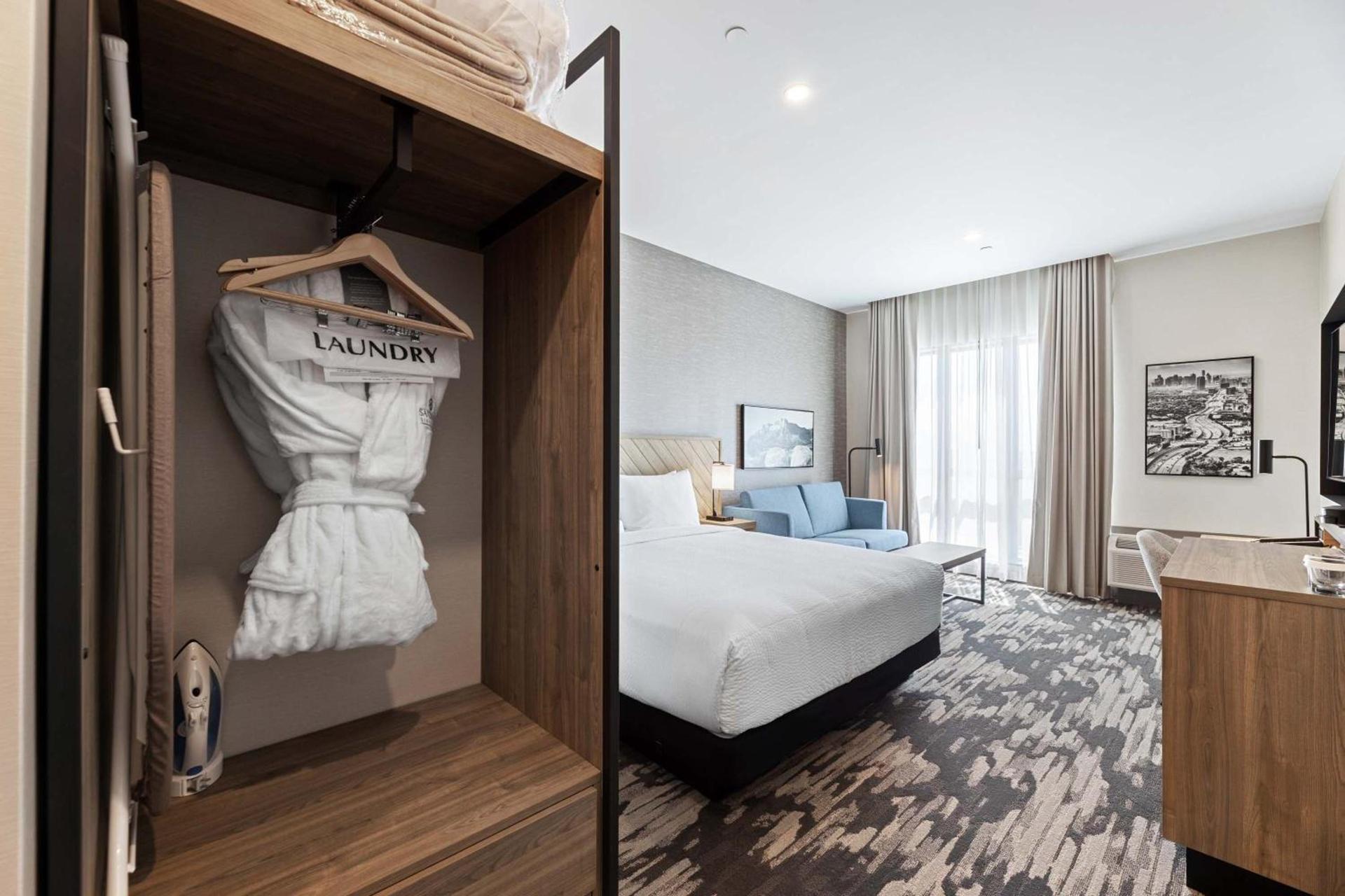Sandman Signature Dallas Las Colinas Hotel & Suites photo 21