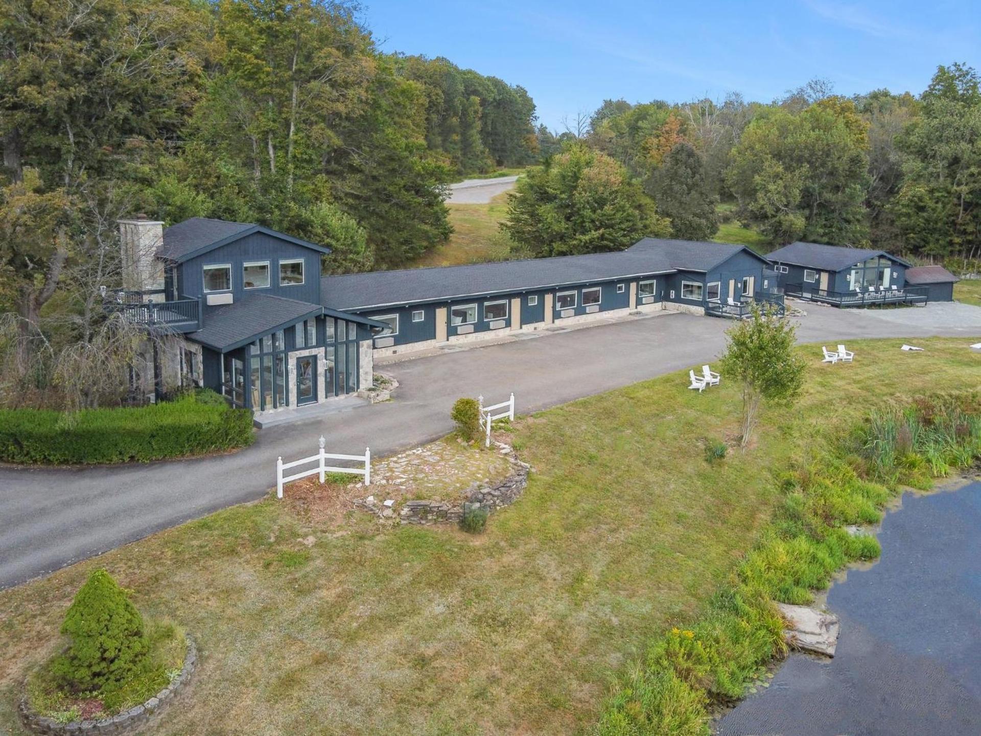 Lakelyn Lodge photo 2