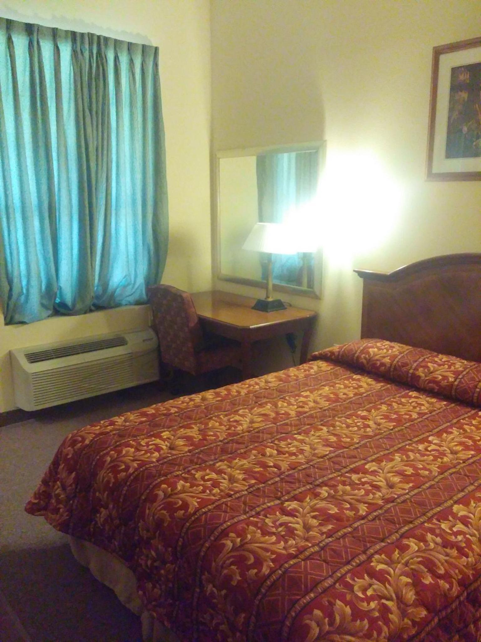 Country Regency Inn & Suites photo 12