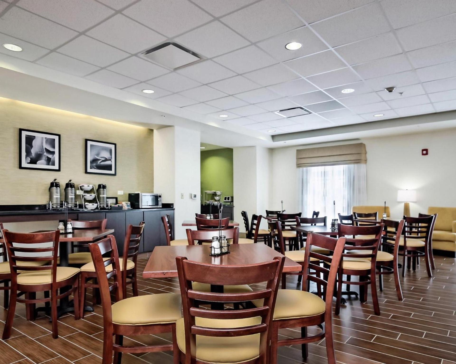 Sleep Inn & Suites Fort Scott photo 17