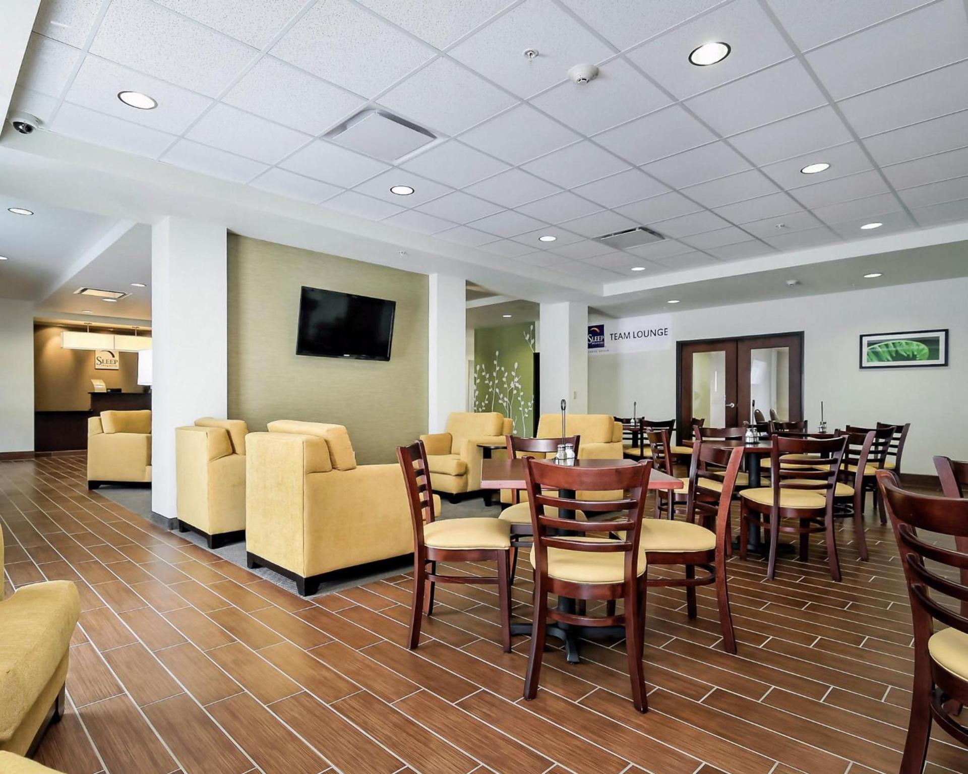 Sleep Inn & Suites Fort Scott photo 19