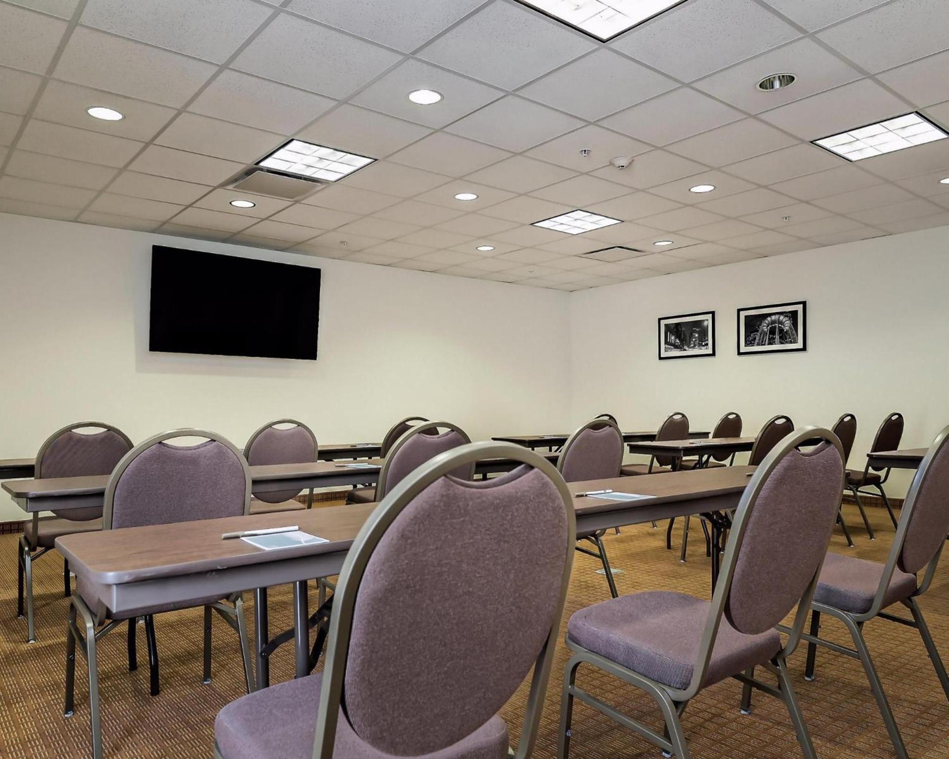 Sleep Inn & Suites Fort Scott photo 28