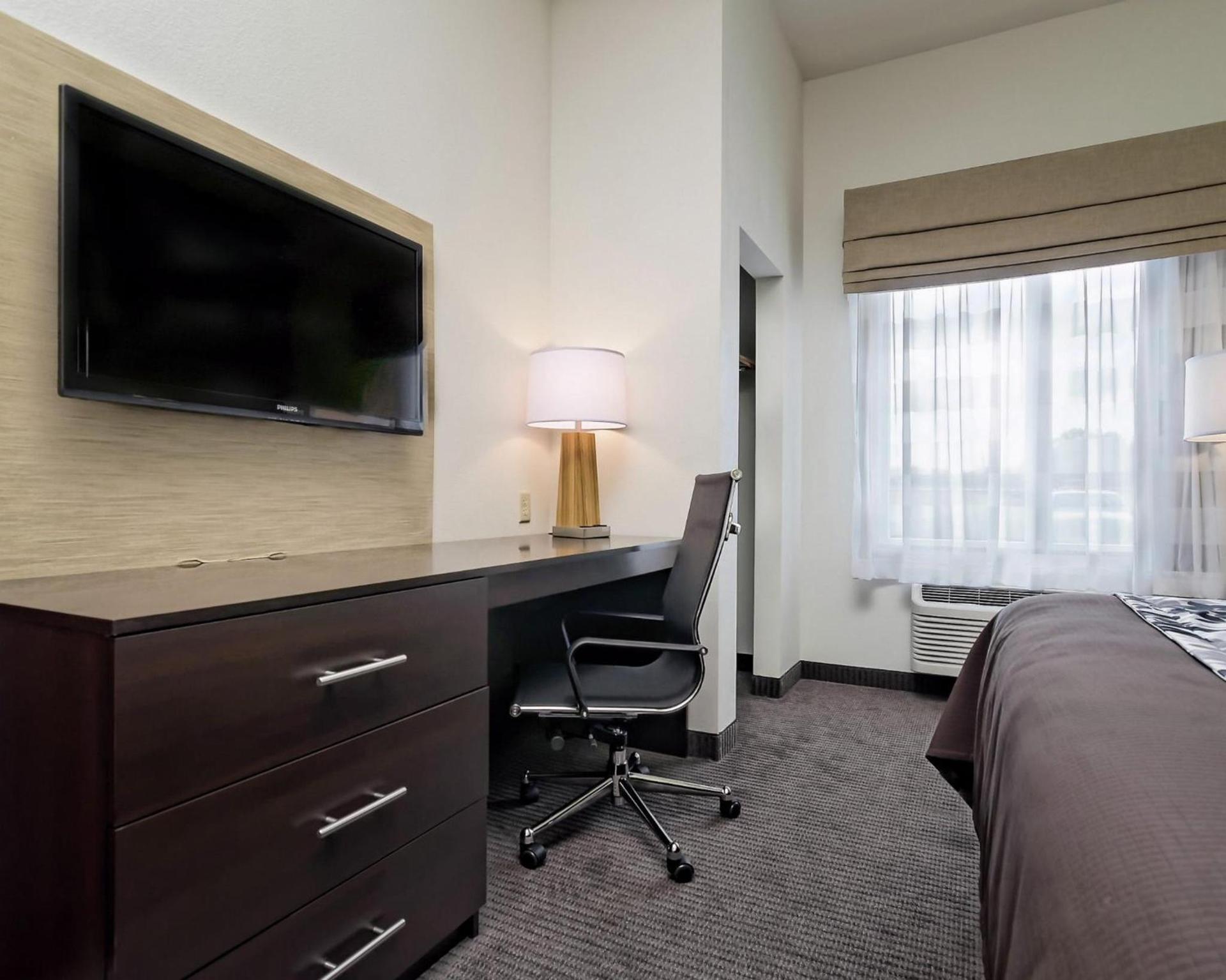 Sleep Inn & Suites Fort Scott photo 40