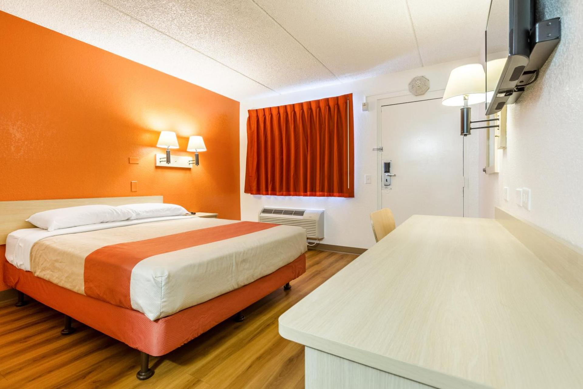 Motel 6 Tempe, AZ Phoenix Airport Priest Dr photo 17