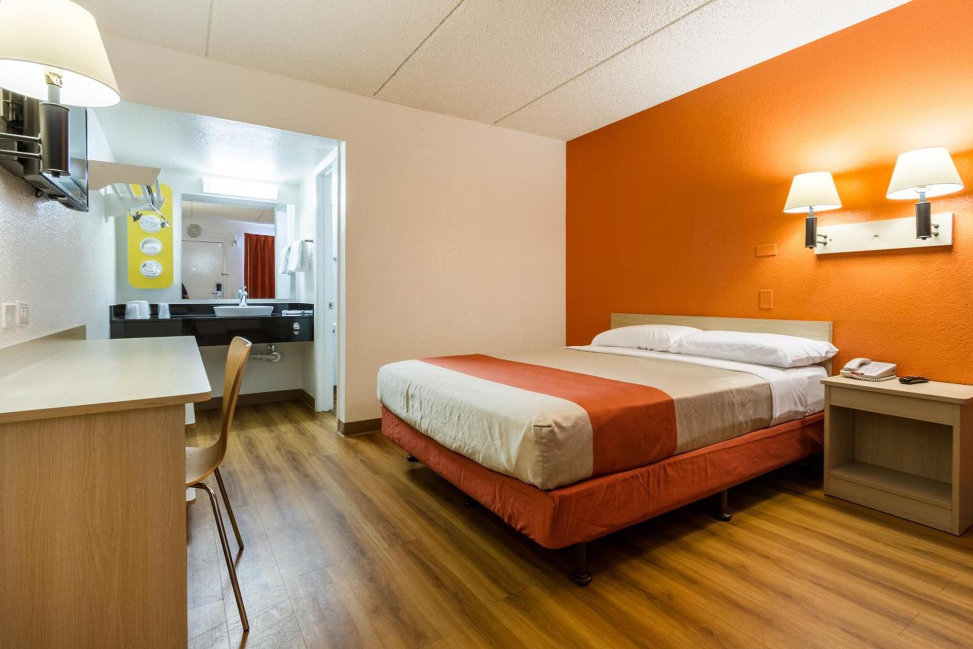 Motel 6 Tempe, AZ Phoenix Airport Priest Dr photo 18