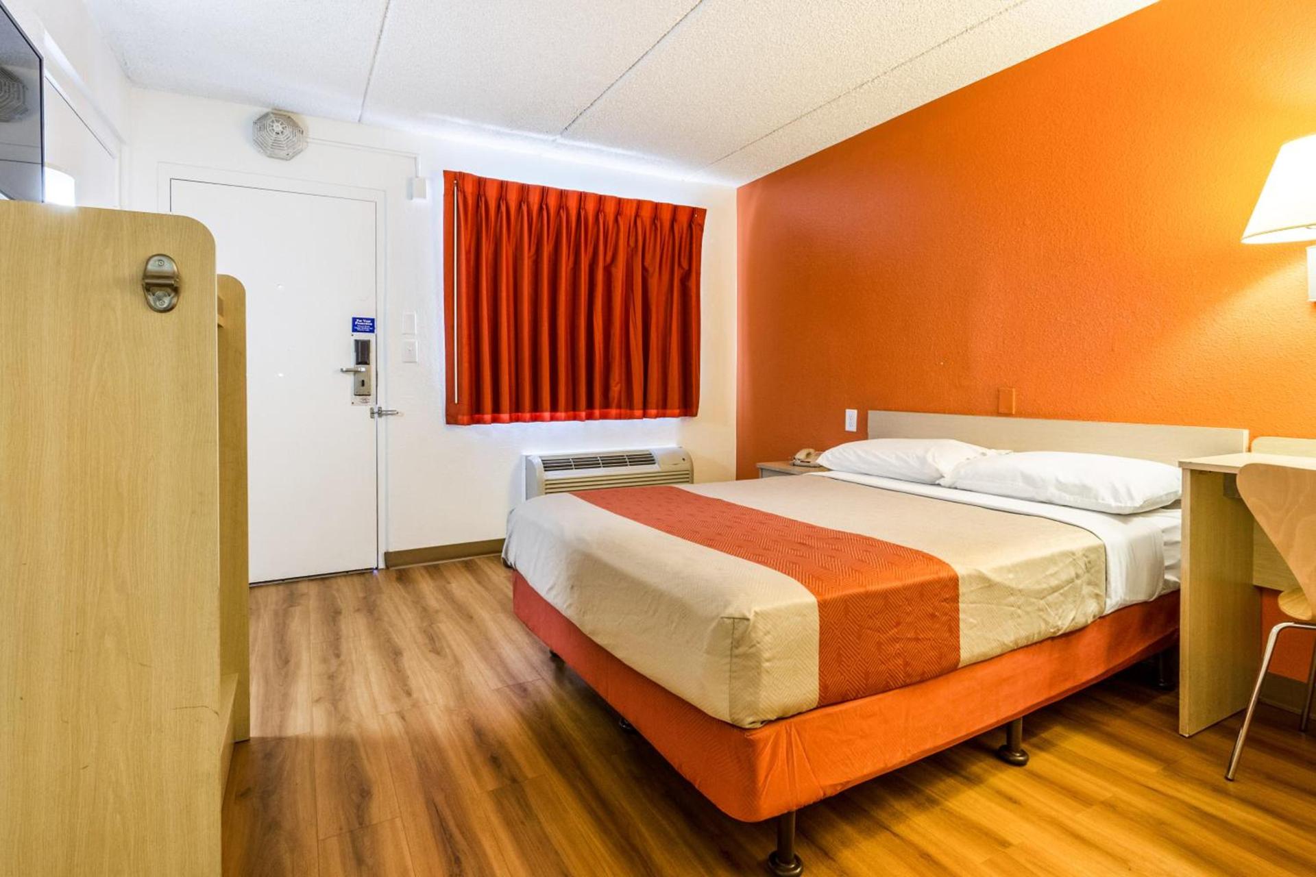 Motel 6 Tempe, AZ Phoenix Airport Priest Dr photo 19
