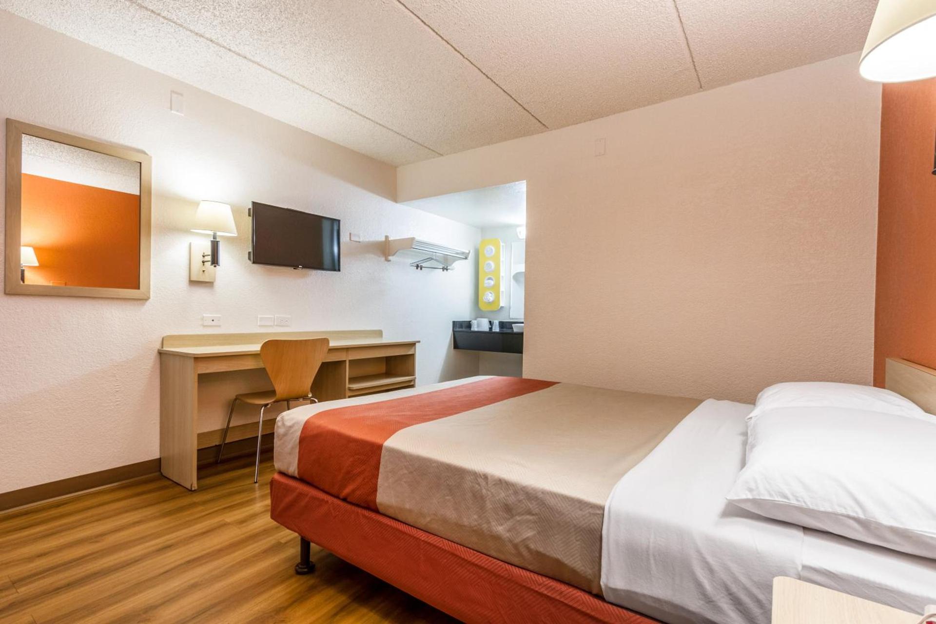 Motel 6 Tempe, AZ Phoenix Airport Priest Dr photo 20
