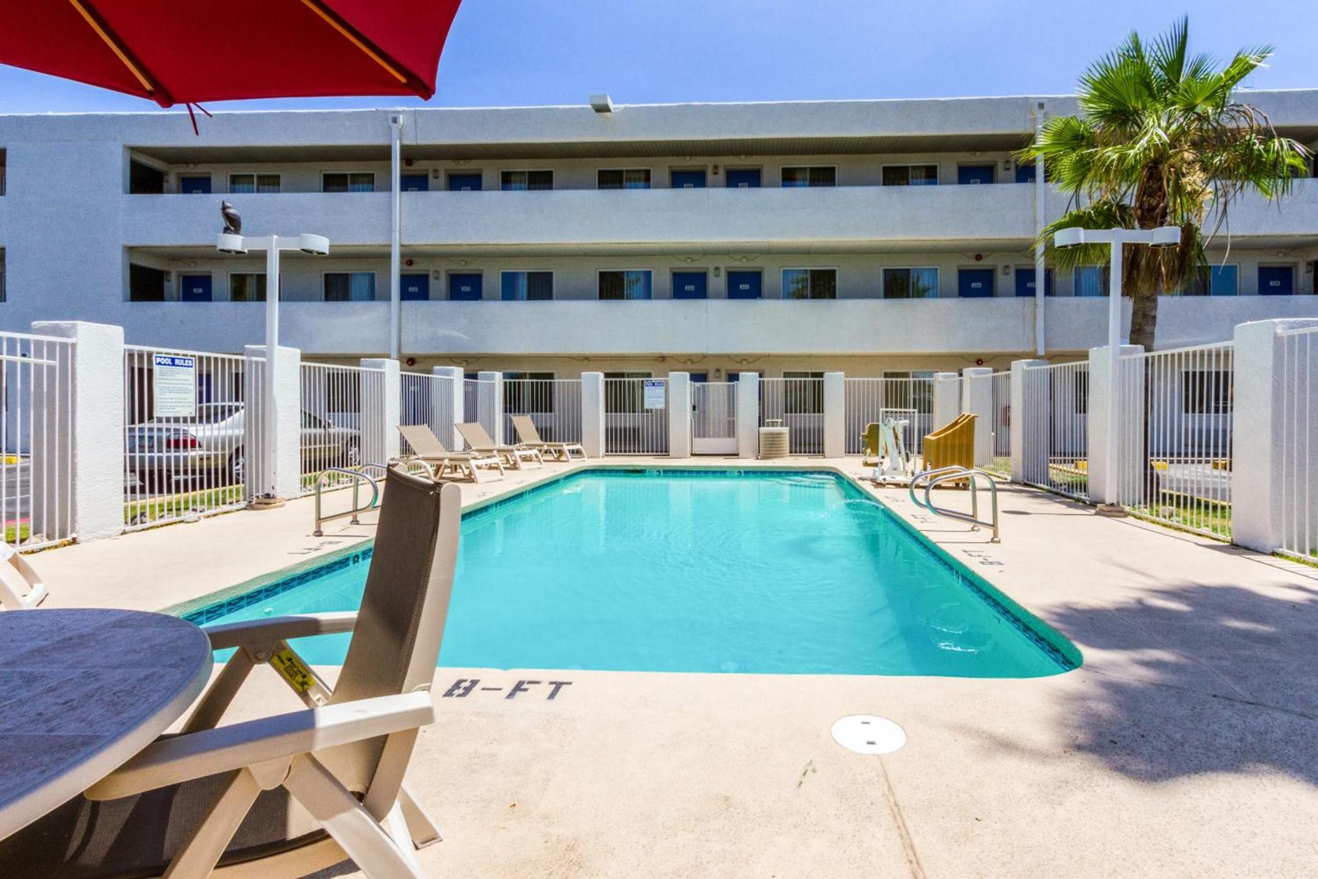 Motel 6 Tempe, AZ Phoenix Airport Priest Dr photo 10
