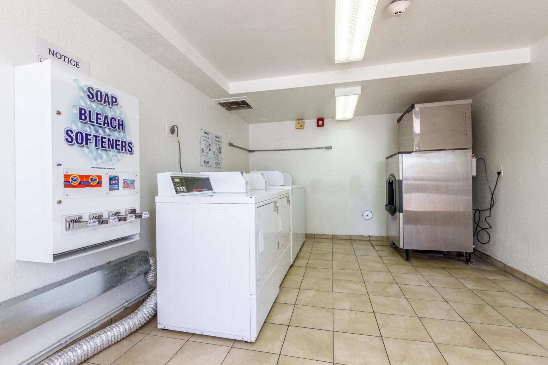 Motel 6 Tempe, AZ Phoenix Airport Priest Dr photo 28