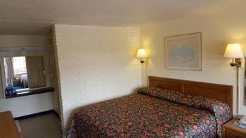 Red Carpet Inn - Blacksburg photo 7